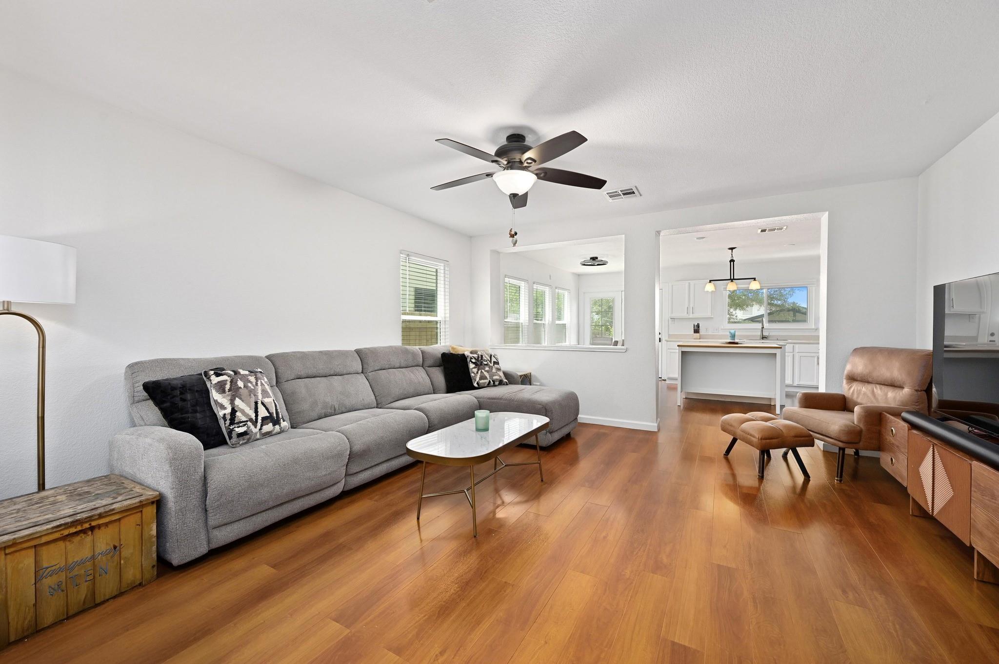 13317 Alysheba Dr, Del Valle, TX 78617