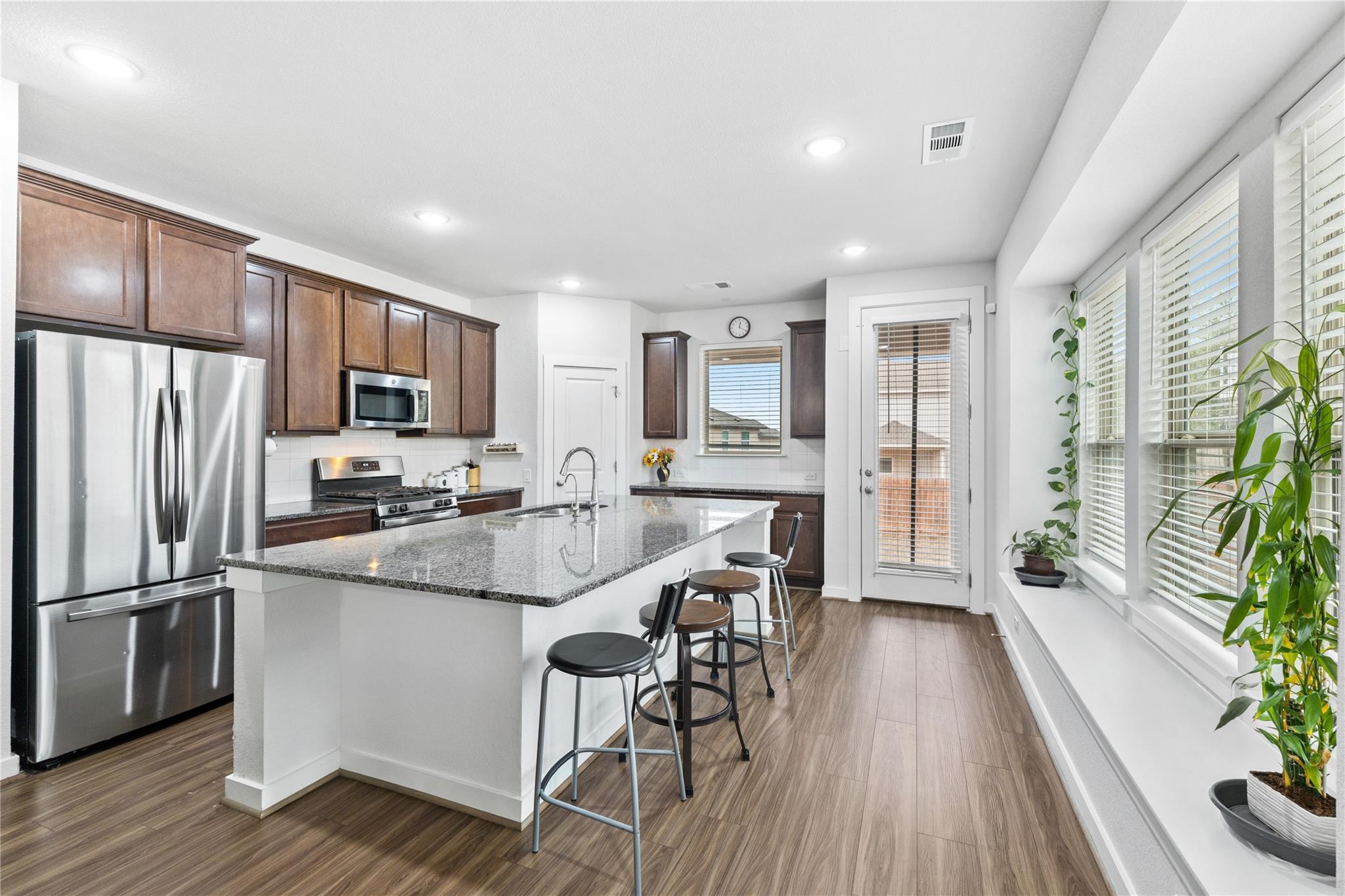 8000 Prairie Rye Dr, Lago Vista, TX 78645