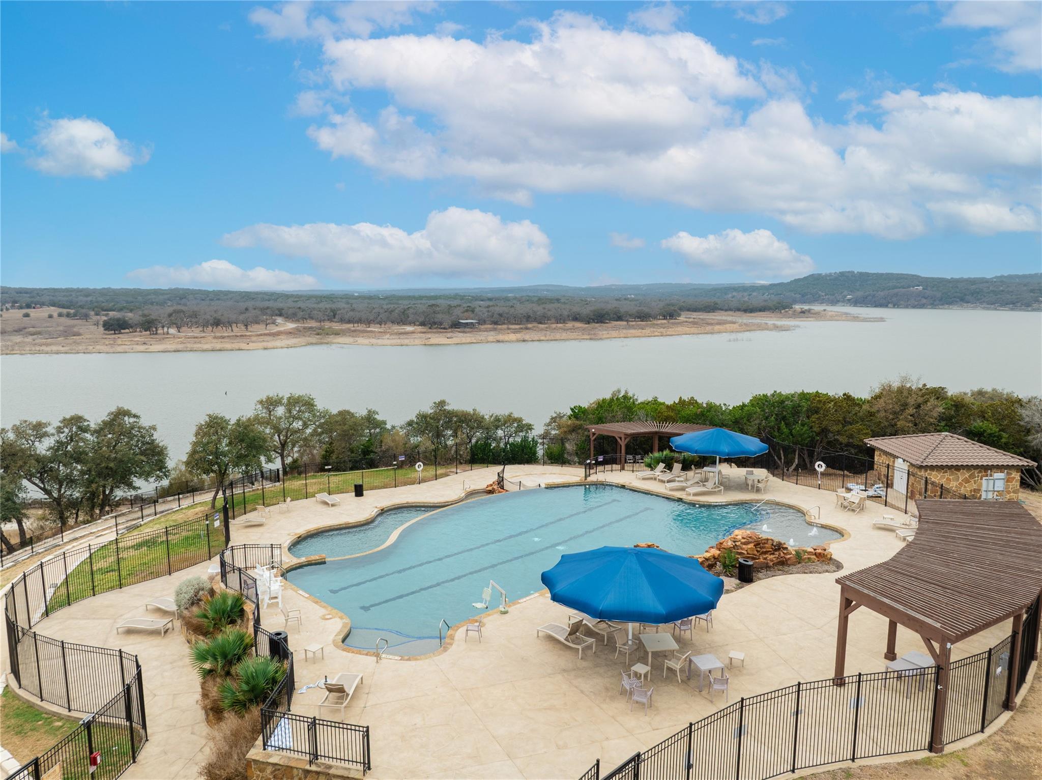 8000 Prairie Rye Dr, Lago Vista, TX 78645