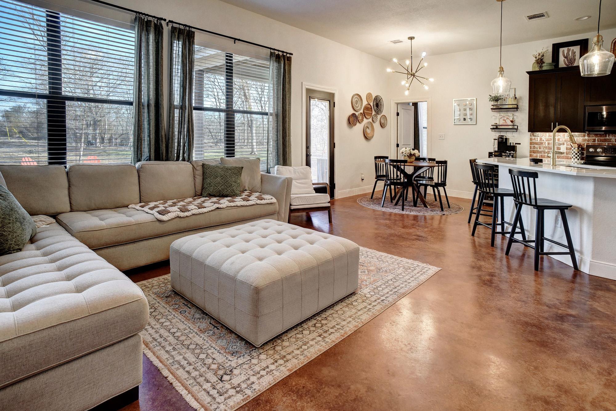 338 W Keanahalululu Ln, Bastrop, TX 78602