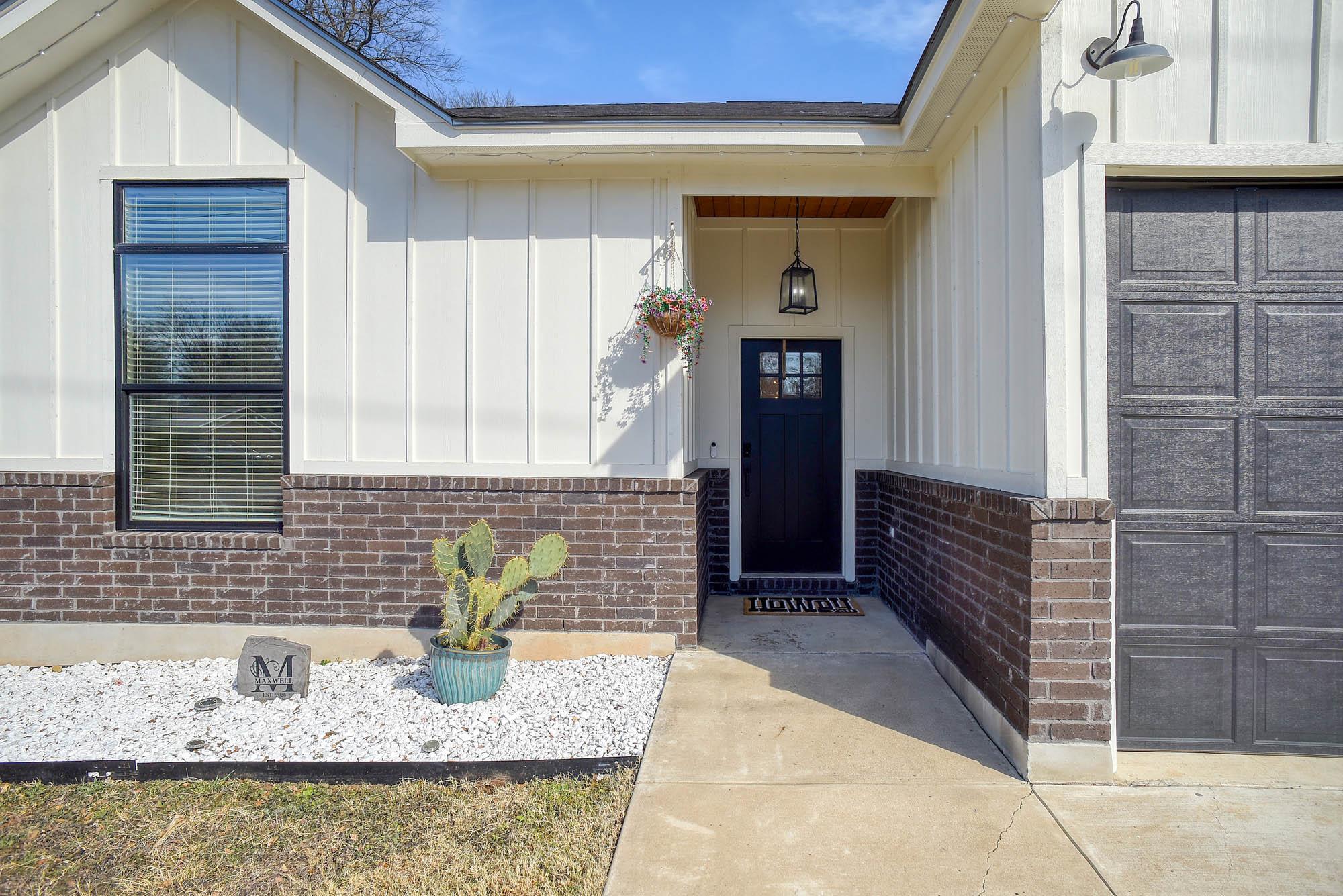 338 W Keanahalululu Ln, Bastrop, TX 78602