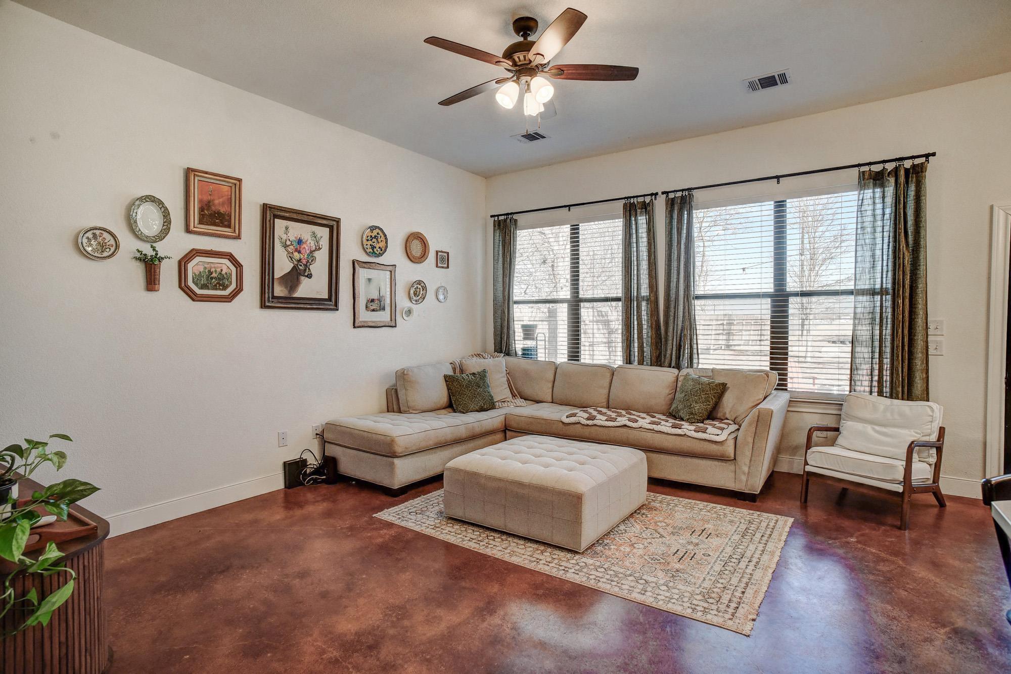 338 W Keanahalululu Ln, Bastrop, TX 78602