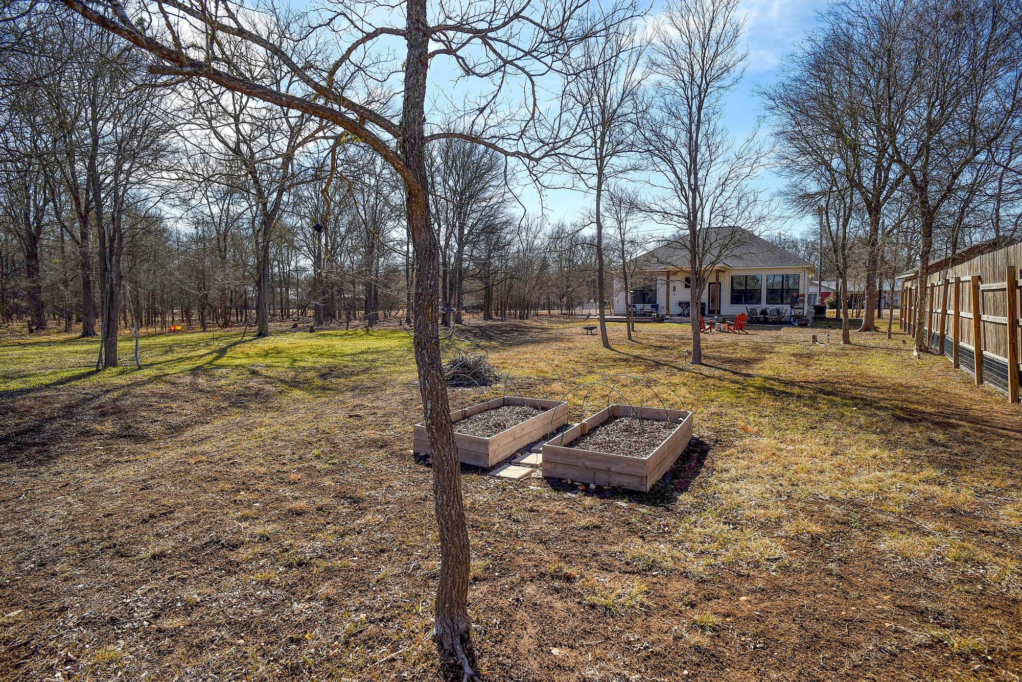 338 W Keanahalululu Ln, Bastrop, TX 78602