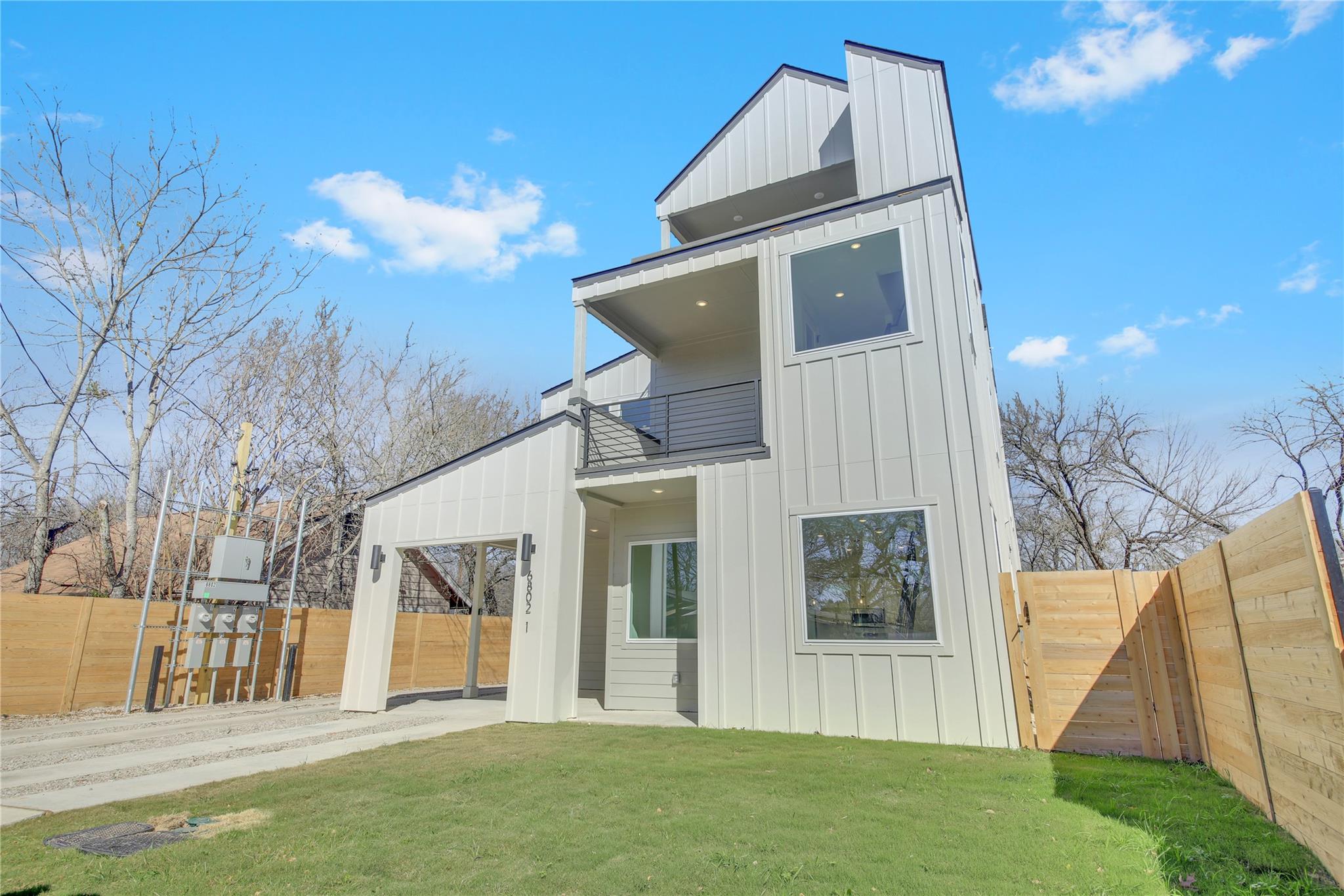 6802 Montana St # 1, Austin, TX 78741