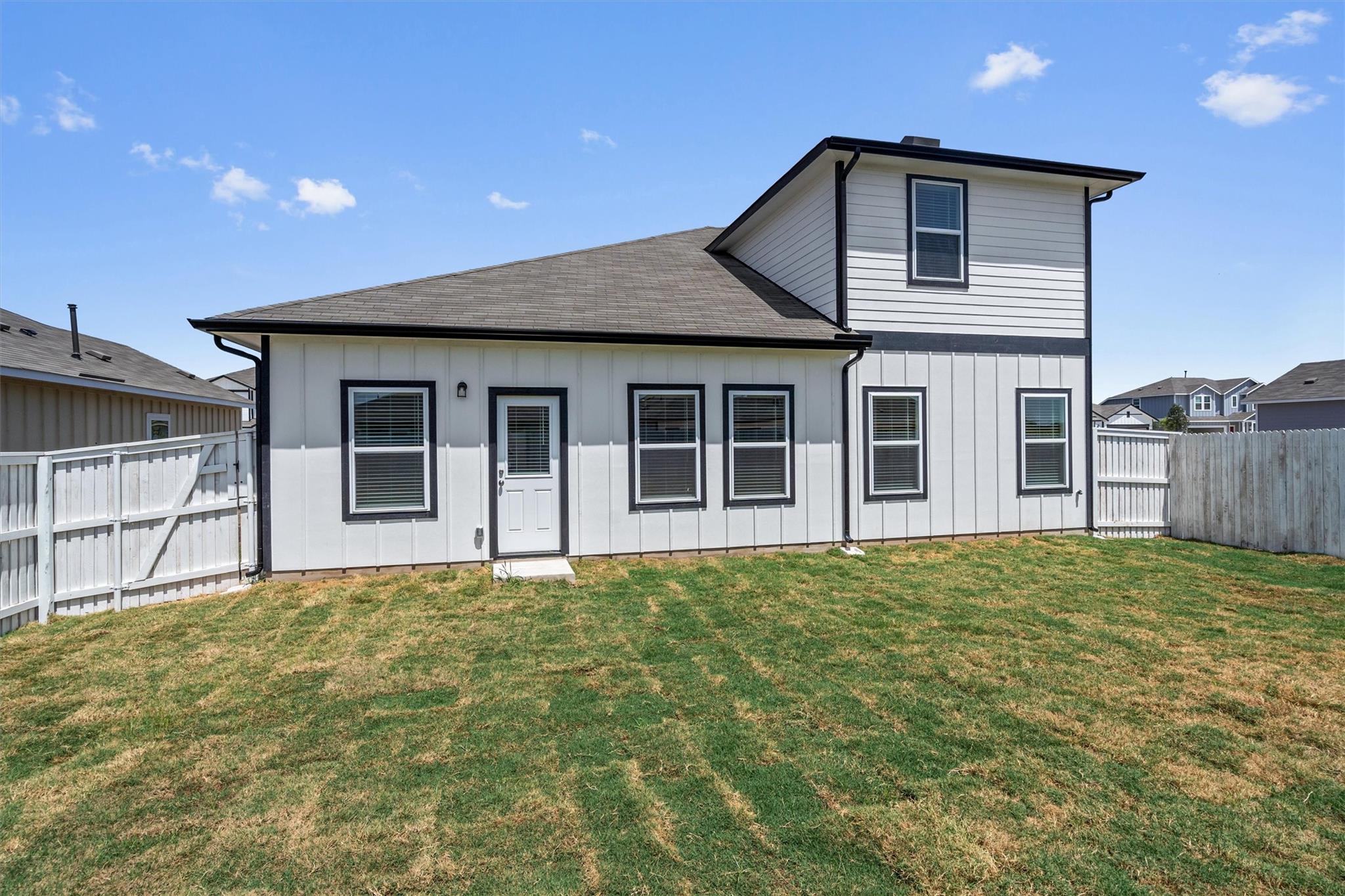 202 Chesterfield Dr, Kyle, TX 78640