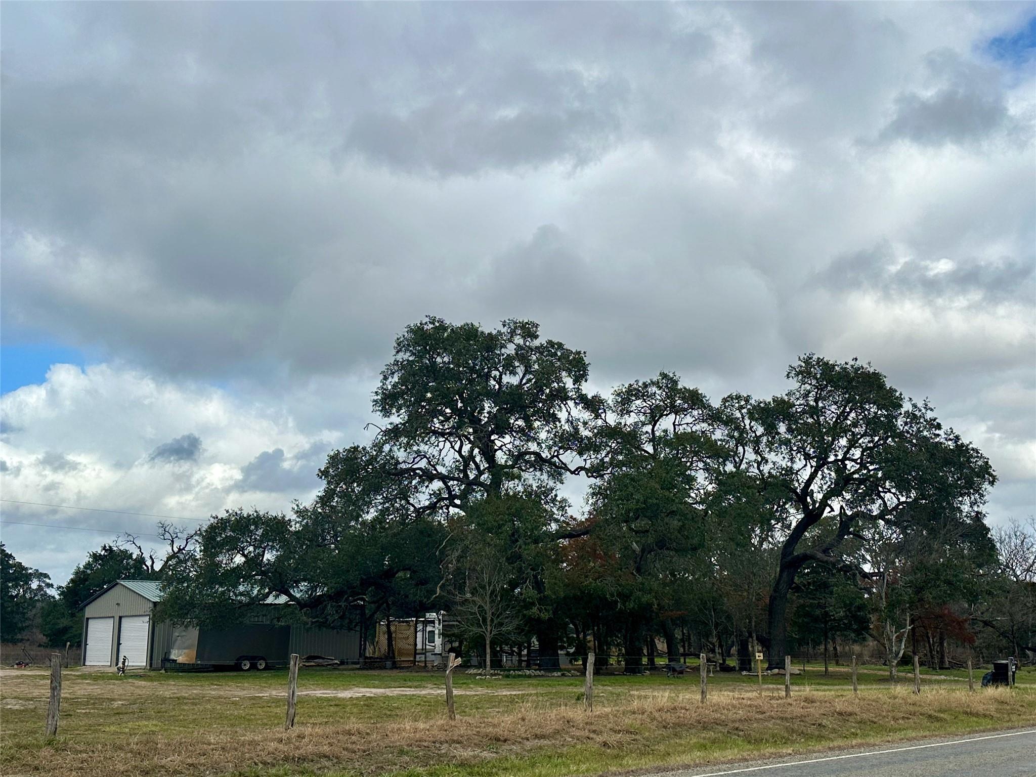 750 FM 154 S, Muldoon, TX 78949