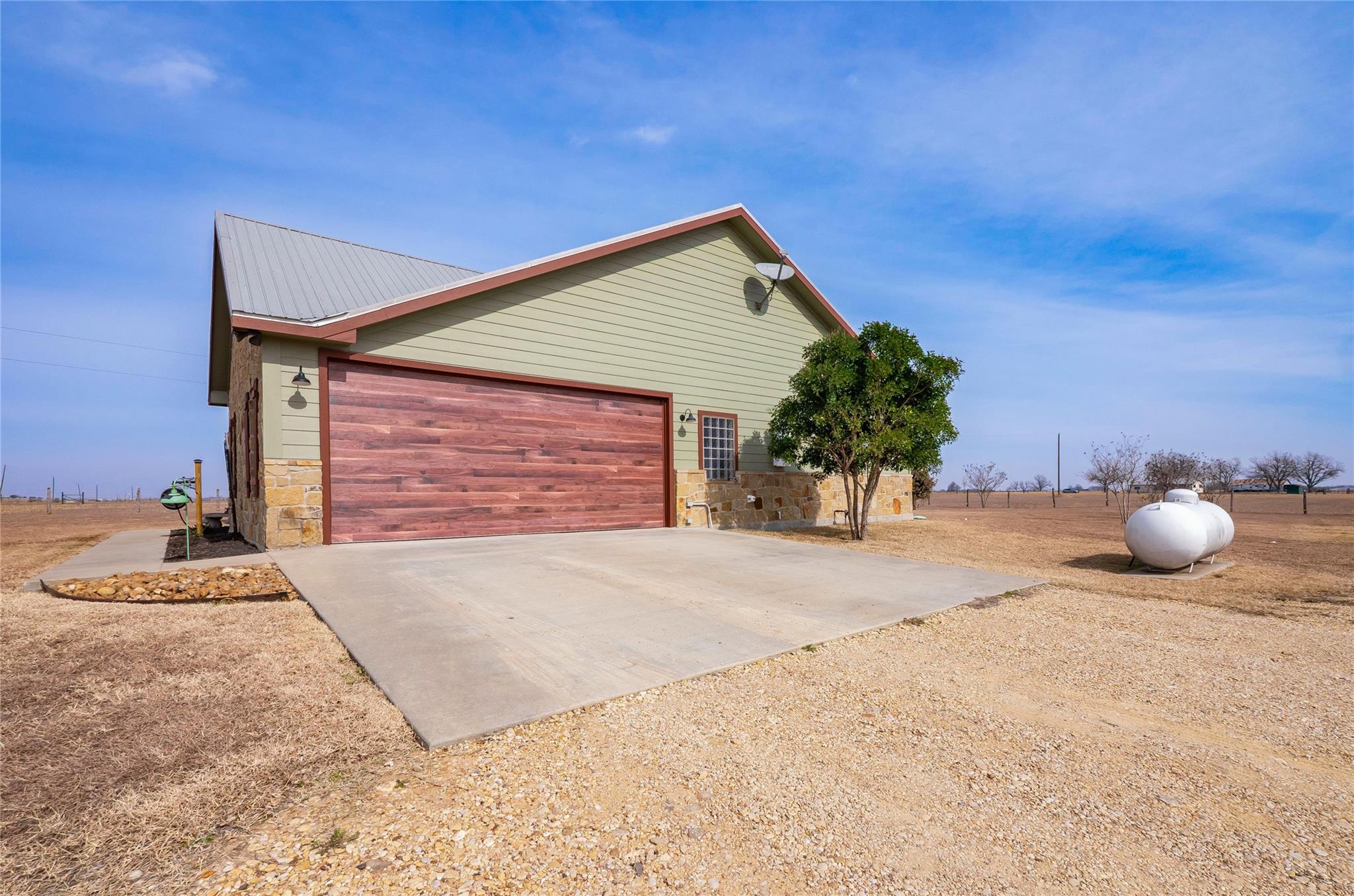 851 & 877 County Road 455, Coupland, TX 78615