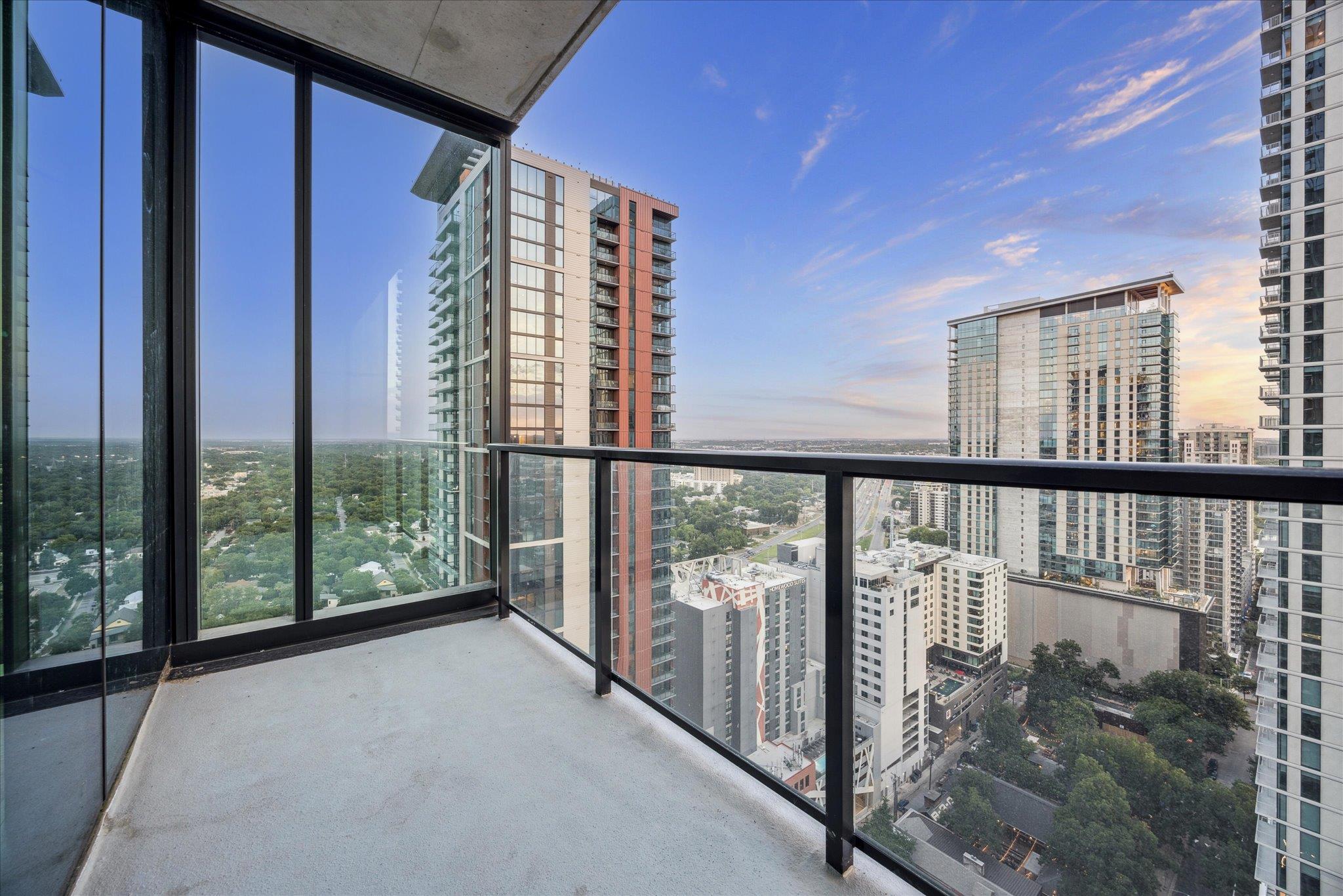 610 Davis St # 2702, Austin, TX 78701