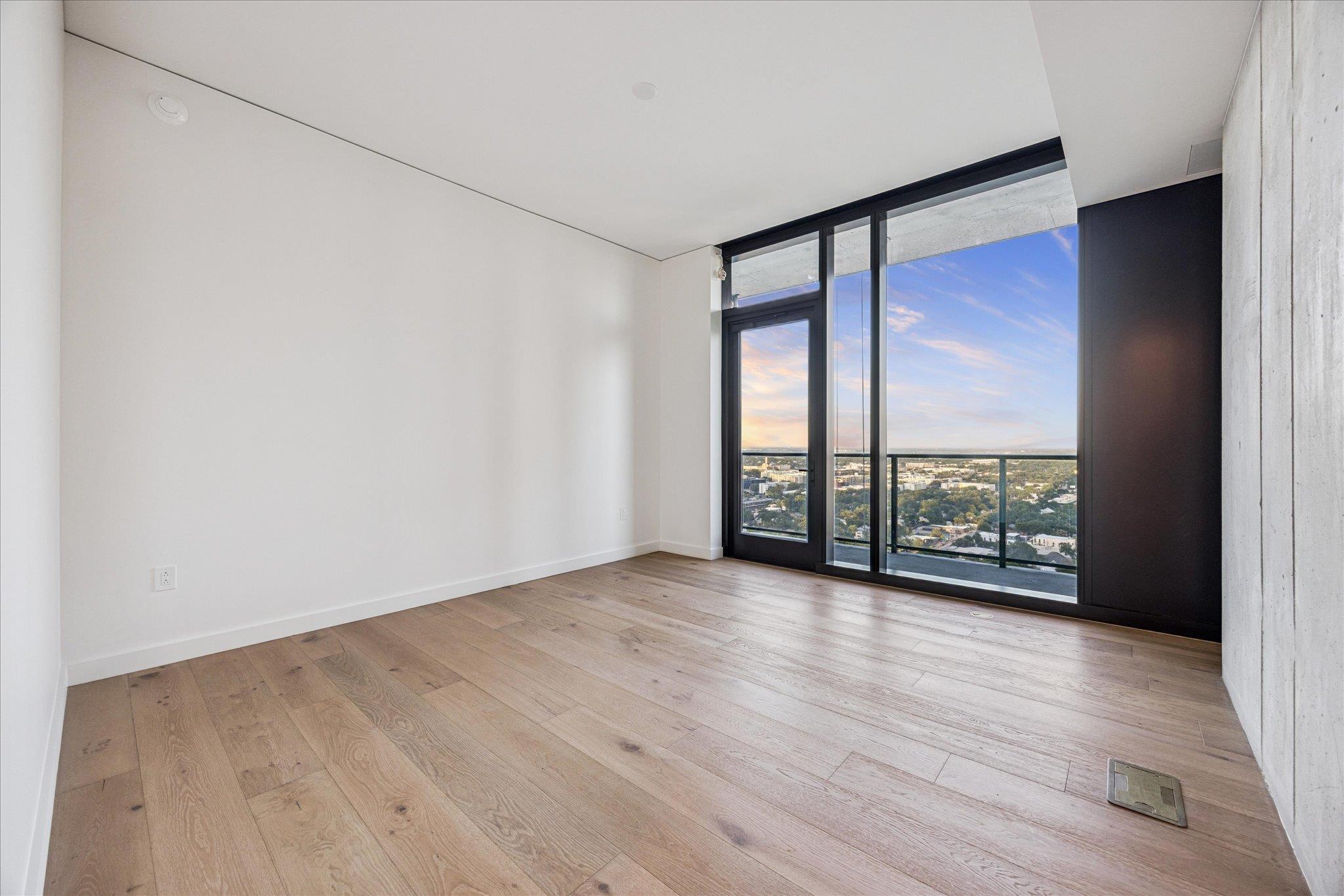 610 Davis St # 2702, Austin, TX 78701