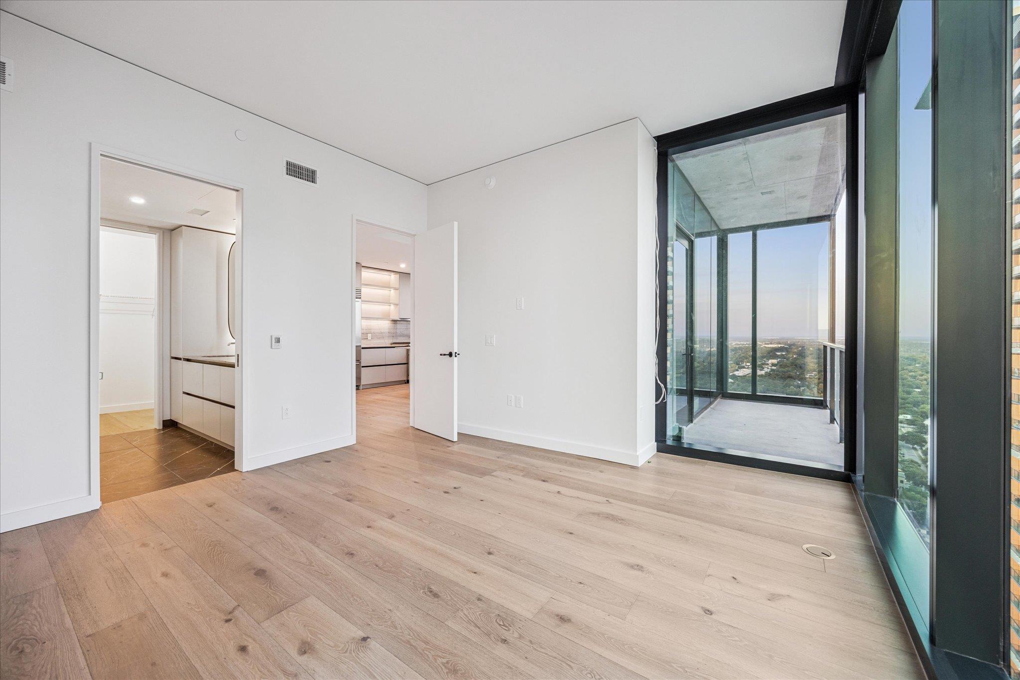 610 Davis St # 2702, Austin, TX 78701