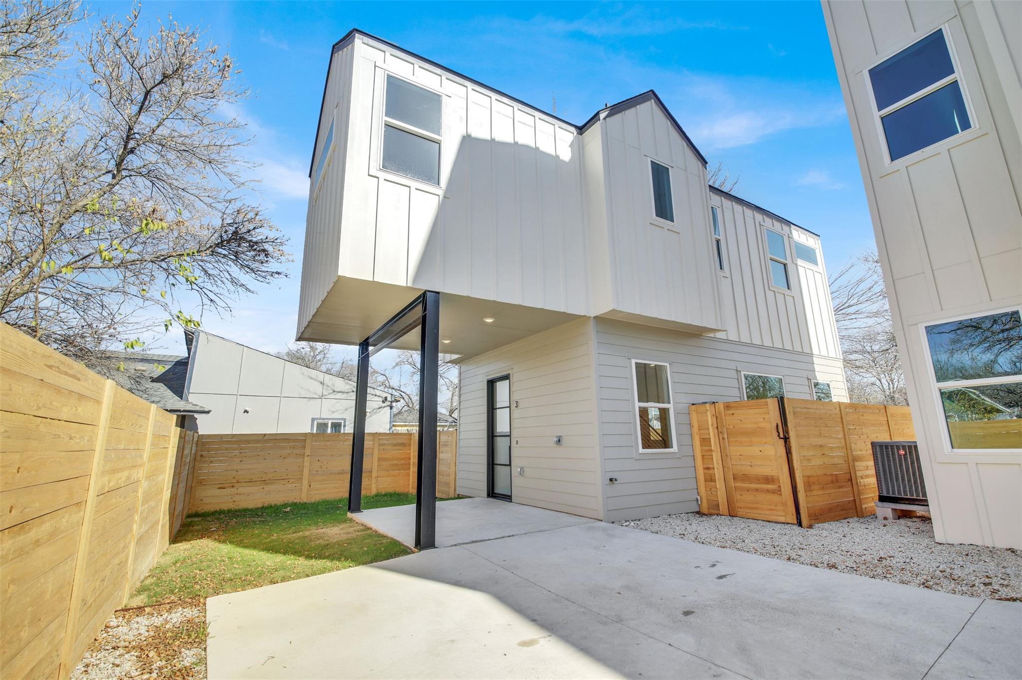 6802 Montana St # 3, Austin, TX 78741