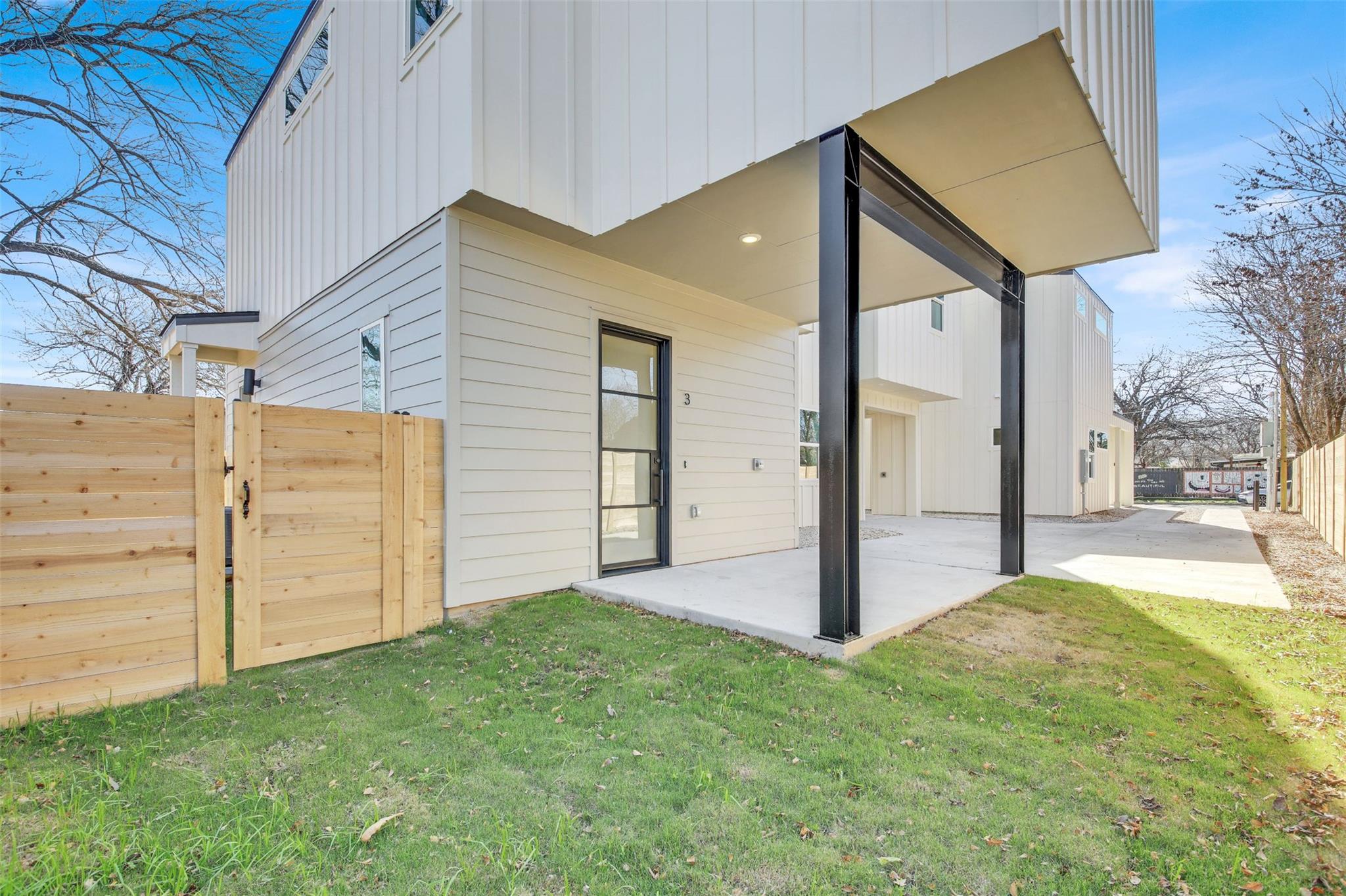 6802 Montana St # 3, Austin, TX 78741