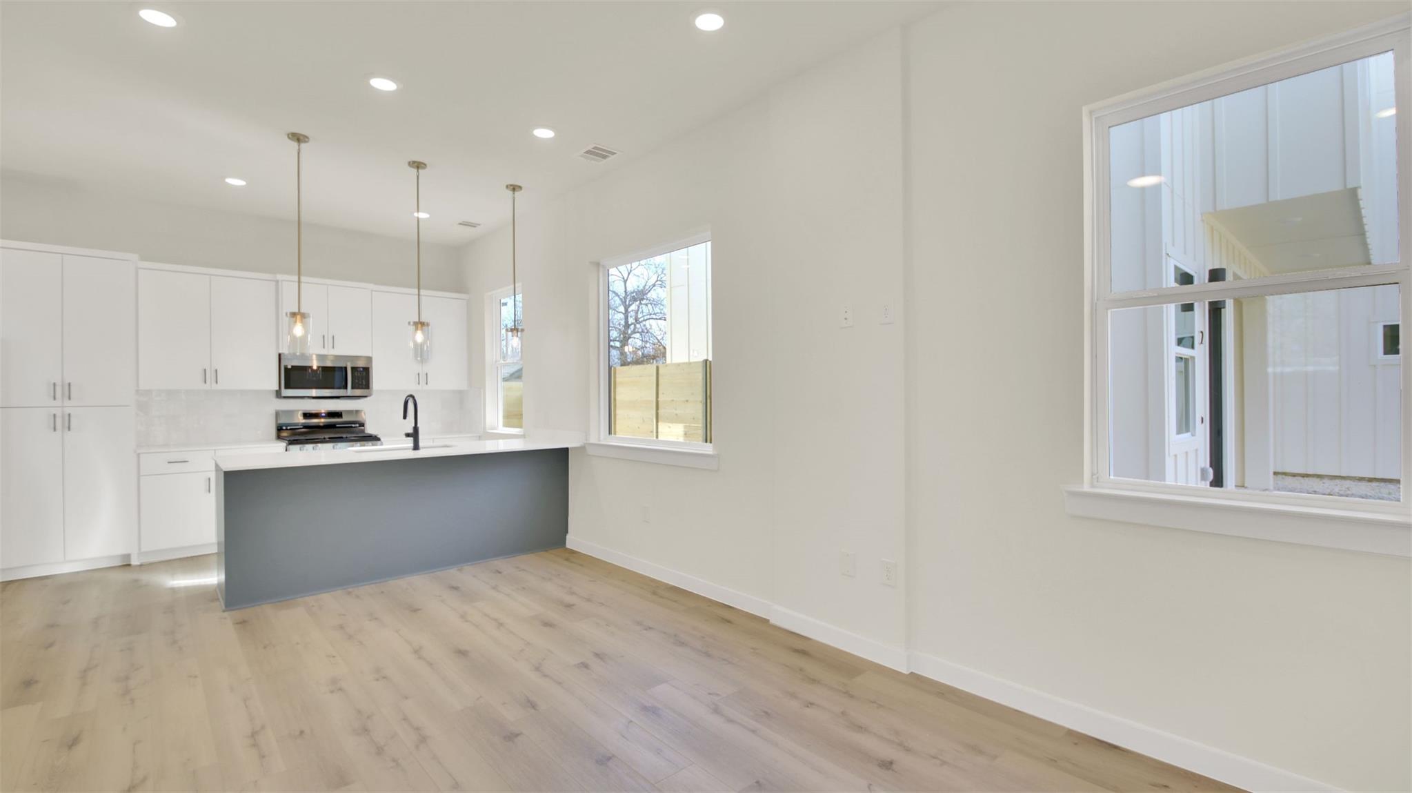 6802 Montana St # 3, Austin, TX 78741