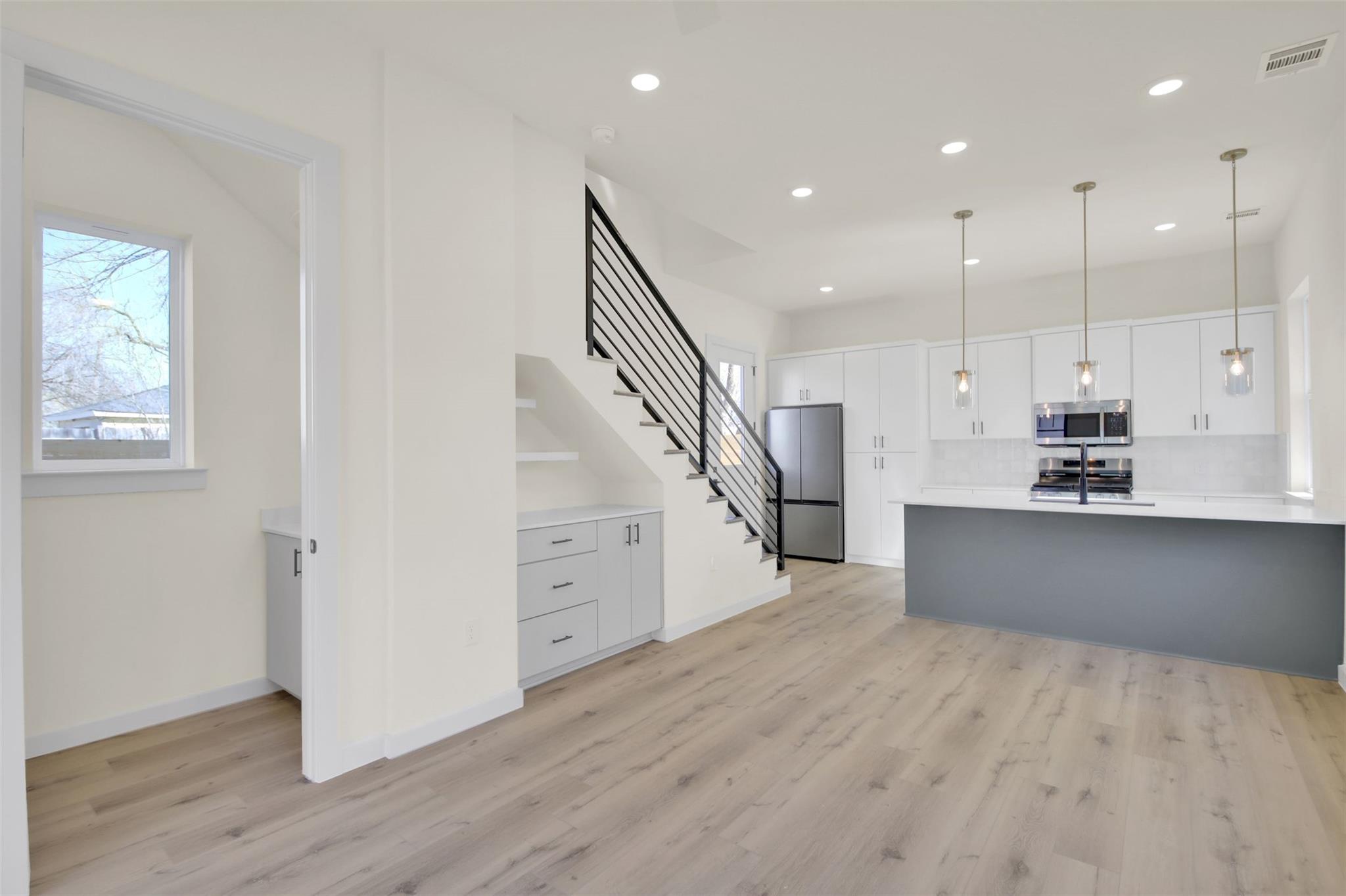 6802 Montana St # 3, Austin, TX 78741