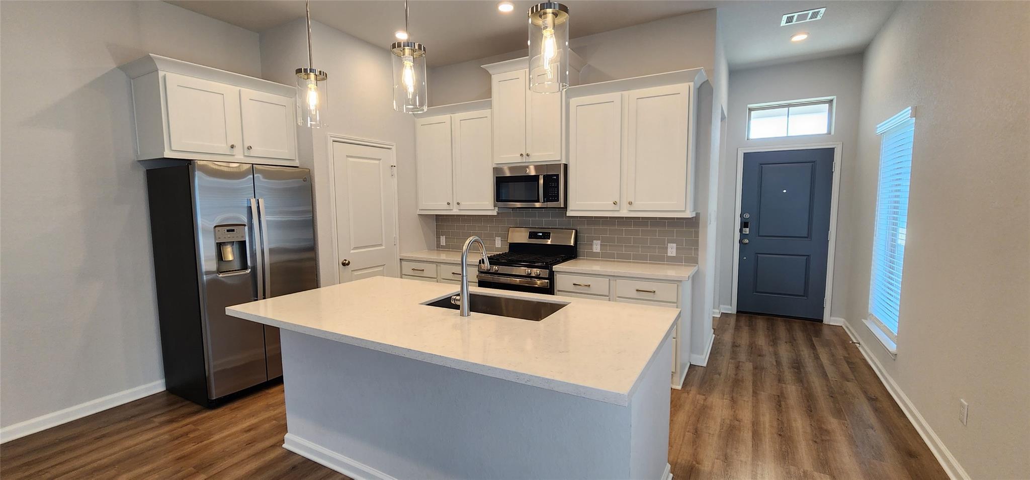 157 Los Olives Ln, Liberty Hill, TX 78642