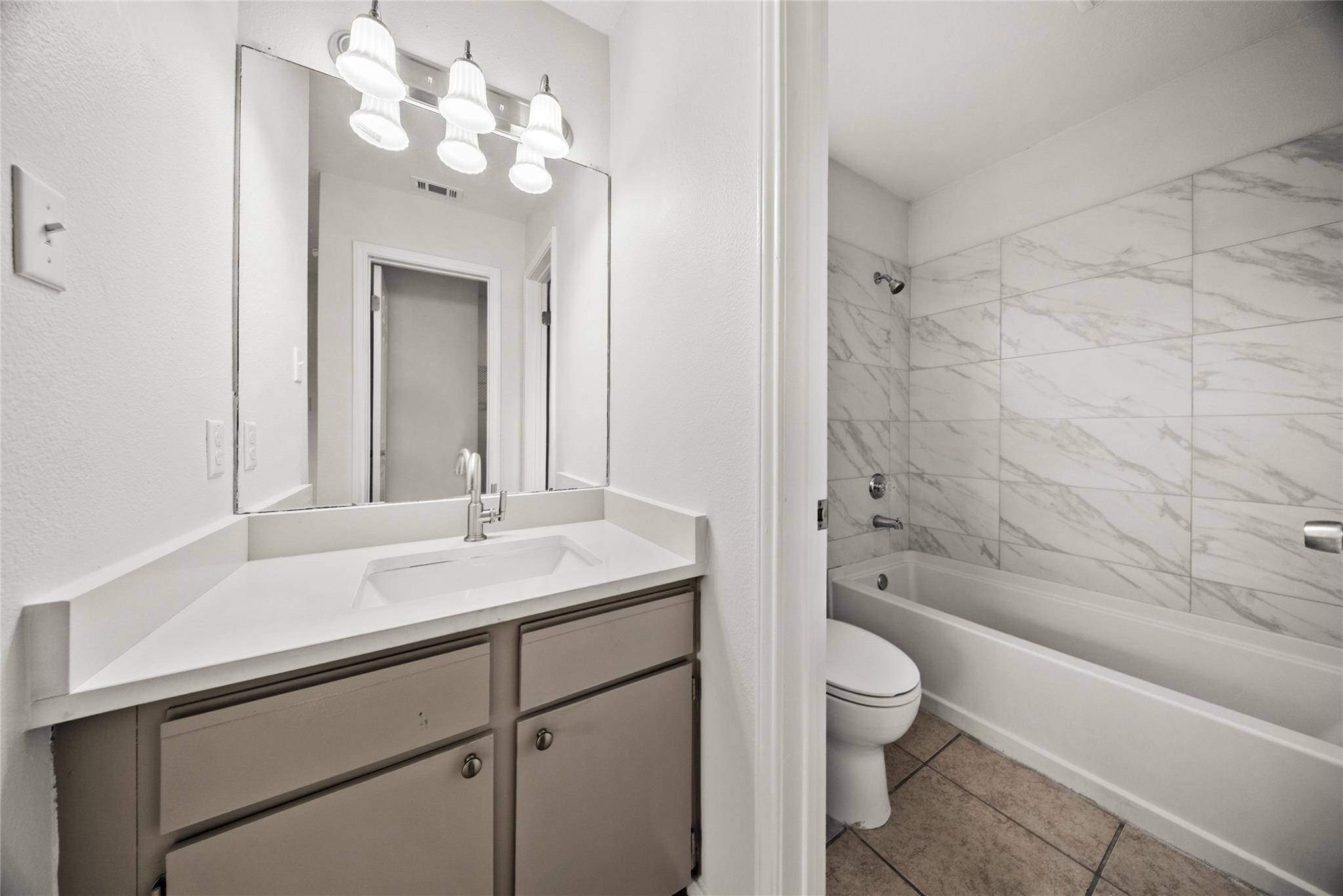 808 Lloyd Ln # A&B, Elgin, TX 78621