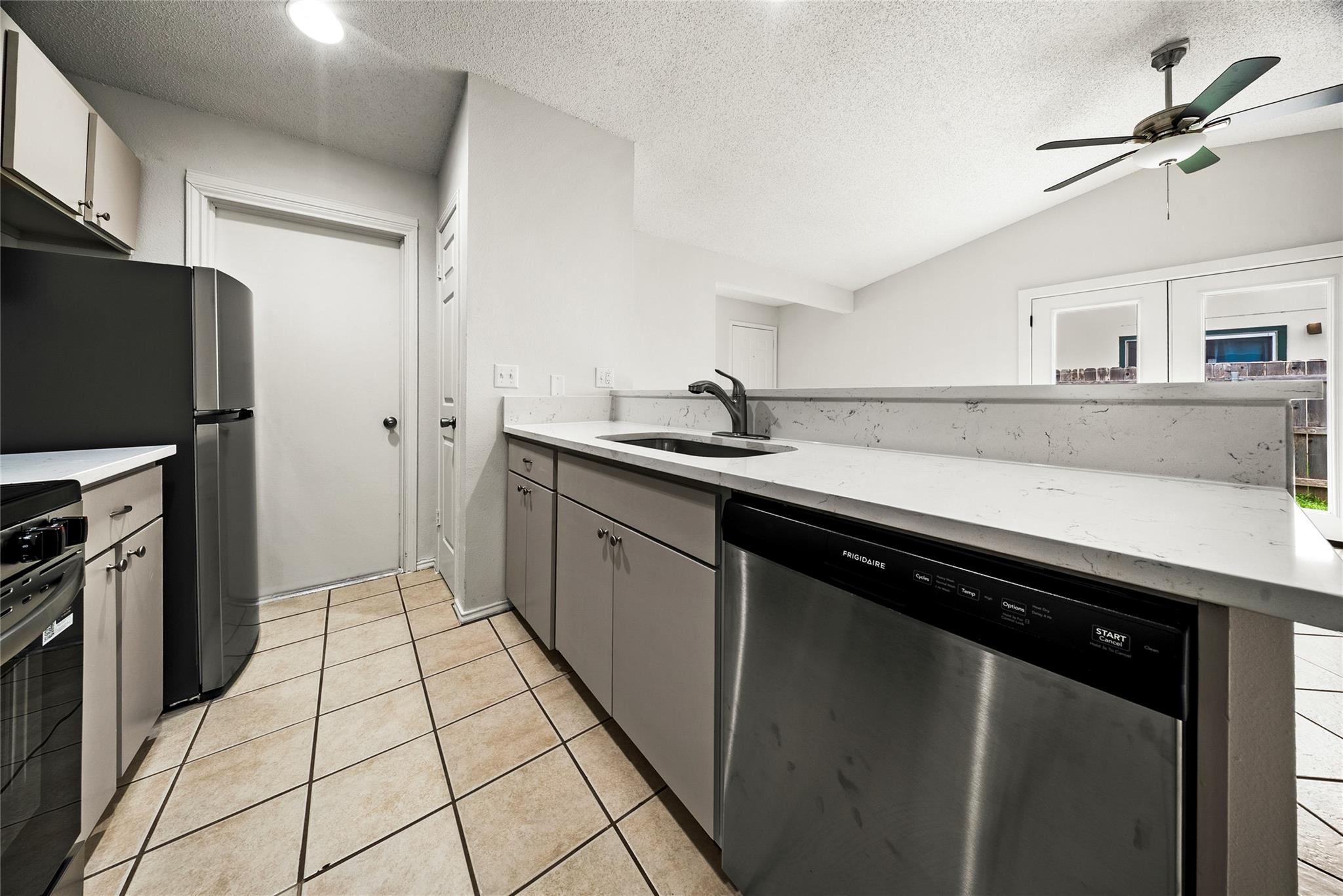 808 Lloyd Ln # A&B, Elgin, TX 78621