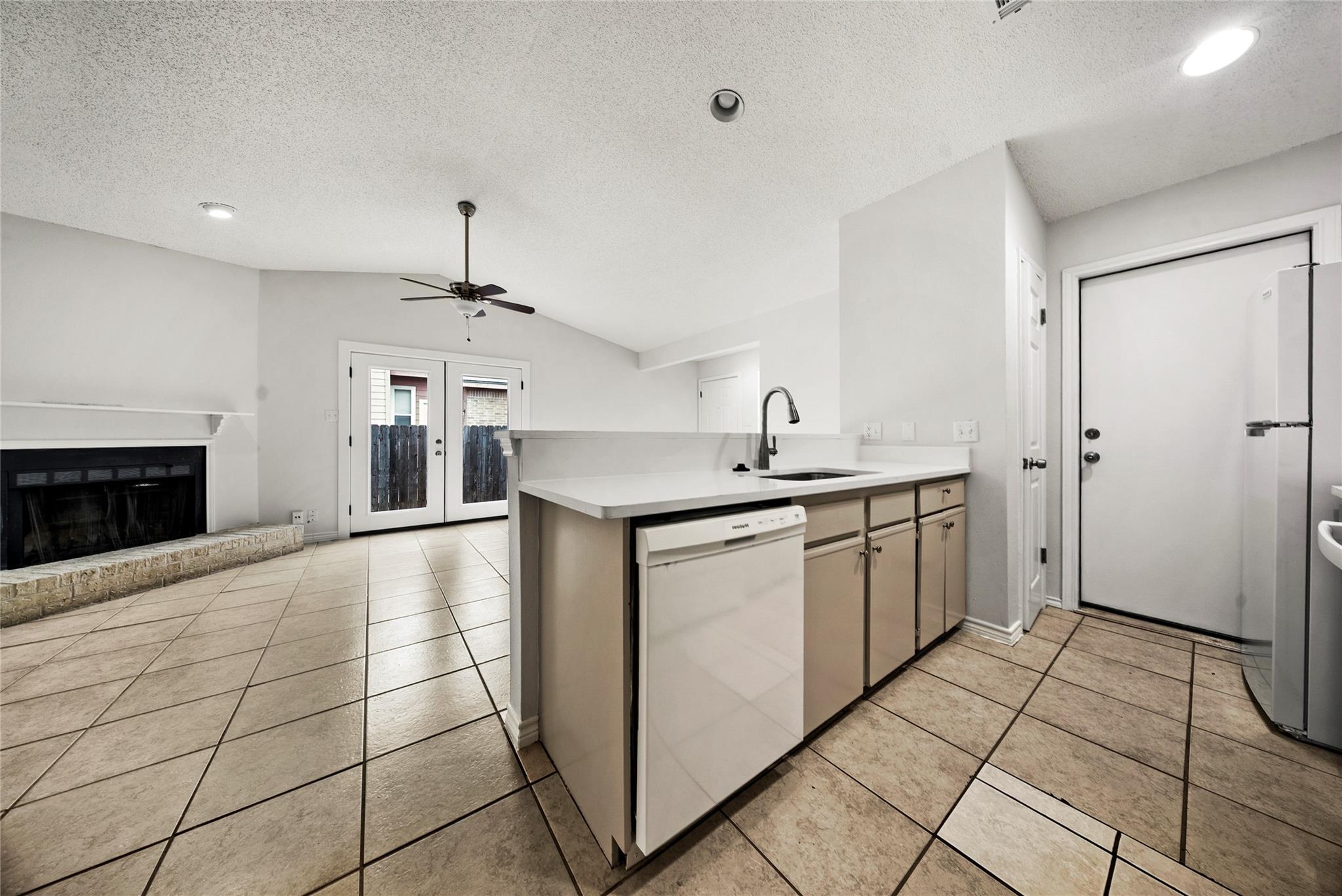 808 Lloyd Ln # A&B, Elgin, TX 78621