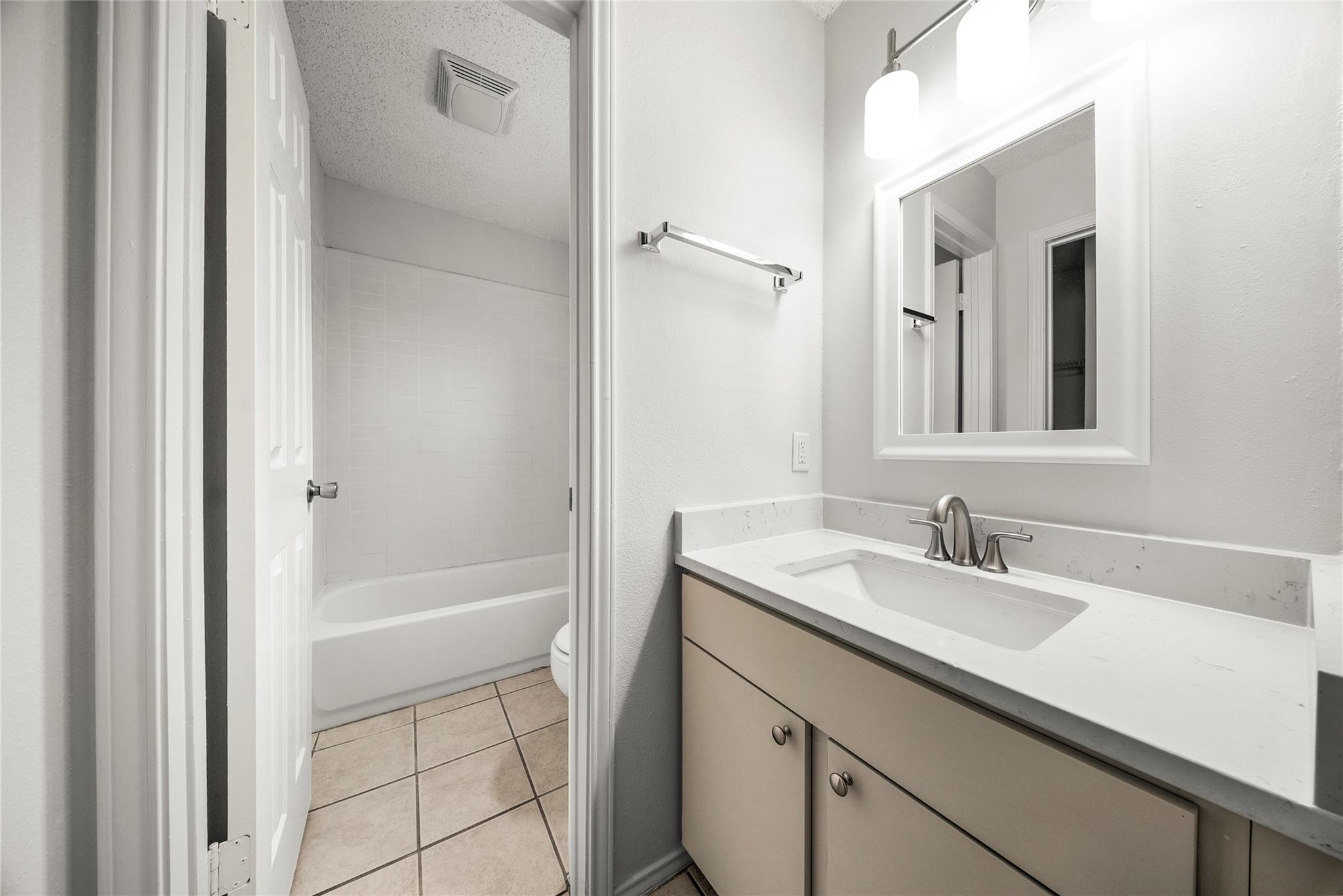 808 Lloyd Ln # A&B, Elgin, TX 78621