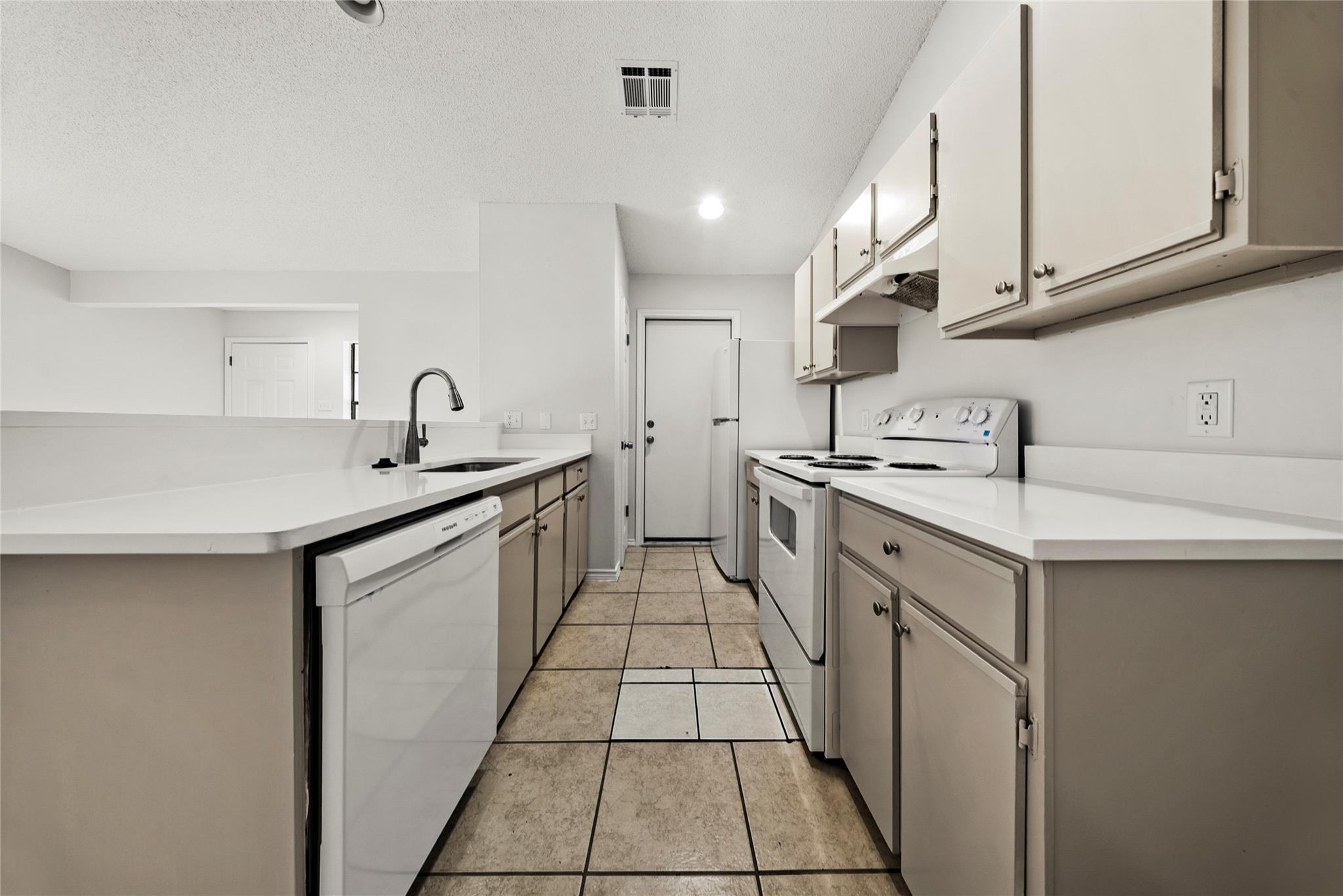 808 Lloyd Ln # A&B, Elgin, TX 78621