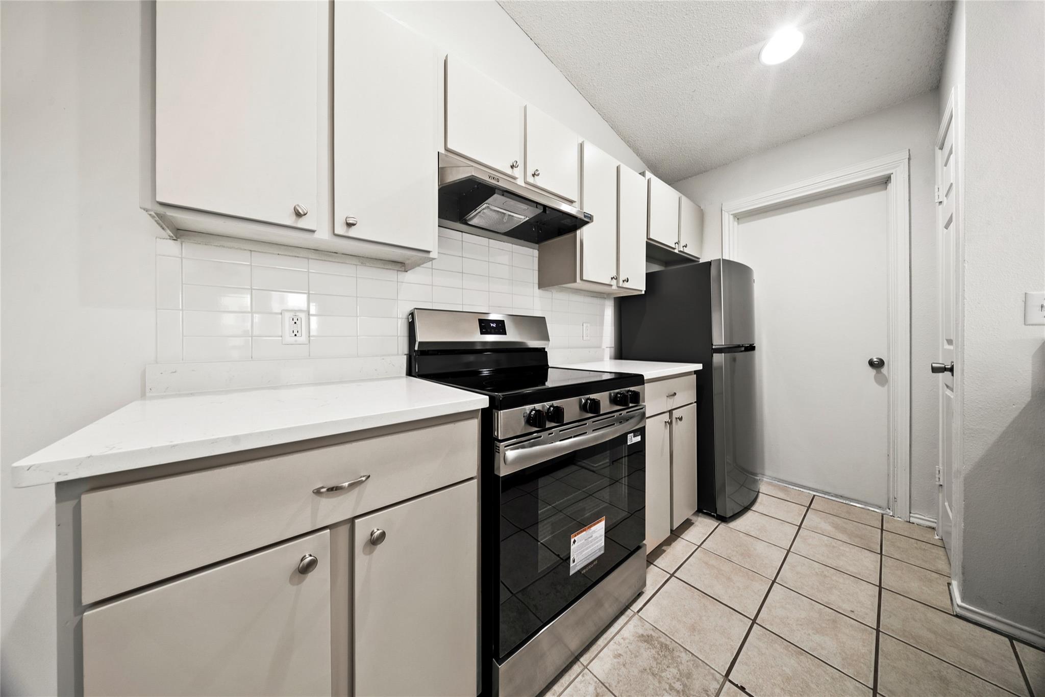 808 Lloyd Ln # A&B, Elgin, TX 78621