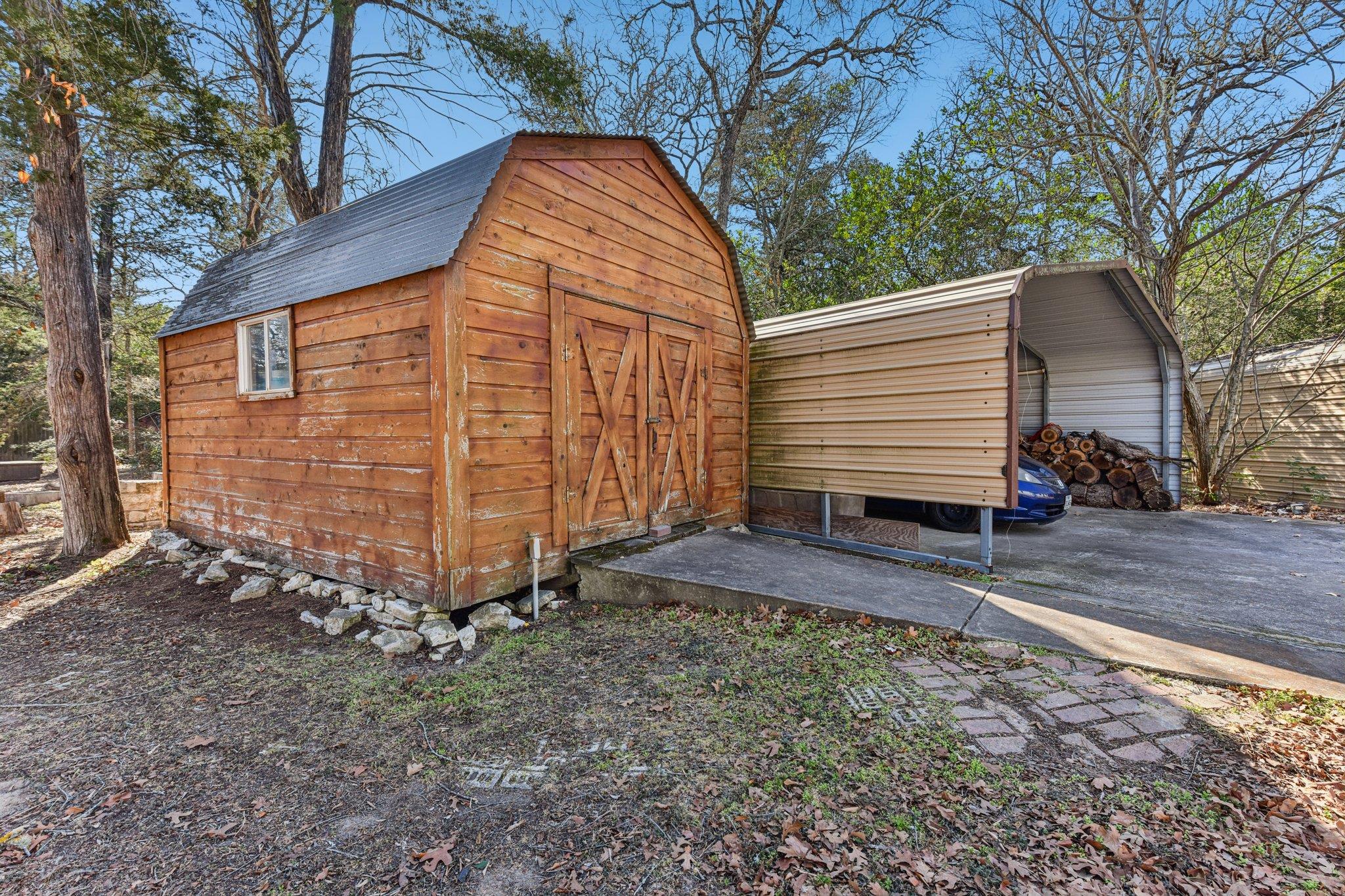 111 Post Oak Dr, Elgin, TX 78621