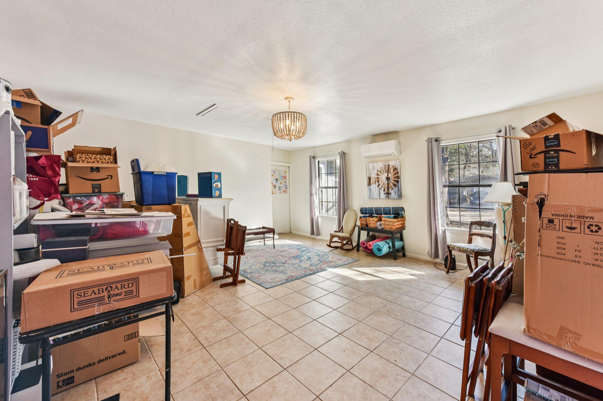 111 Post Oak Dr, Elgin, TX 78621