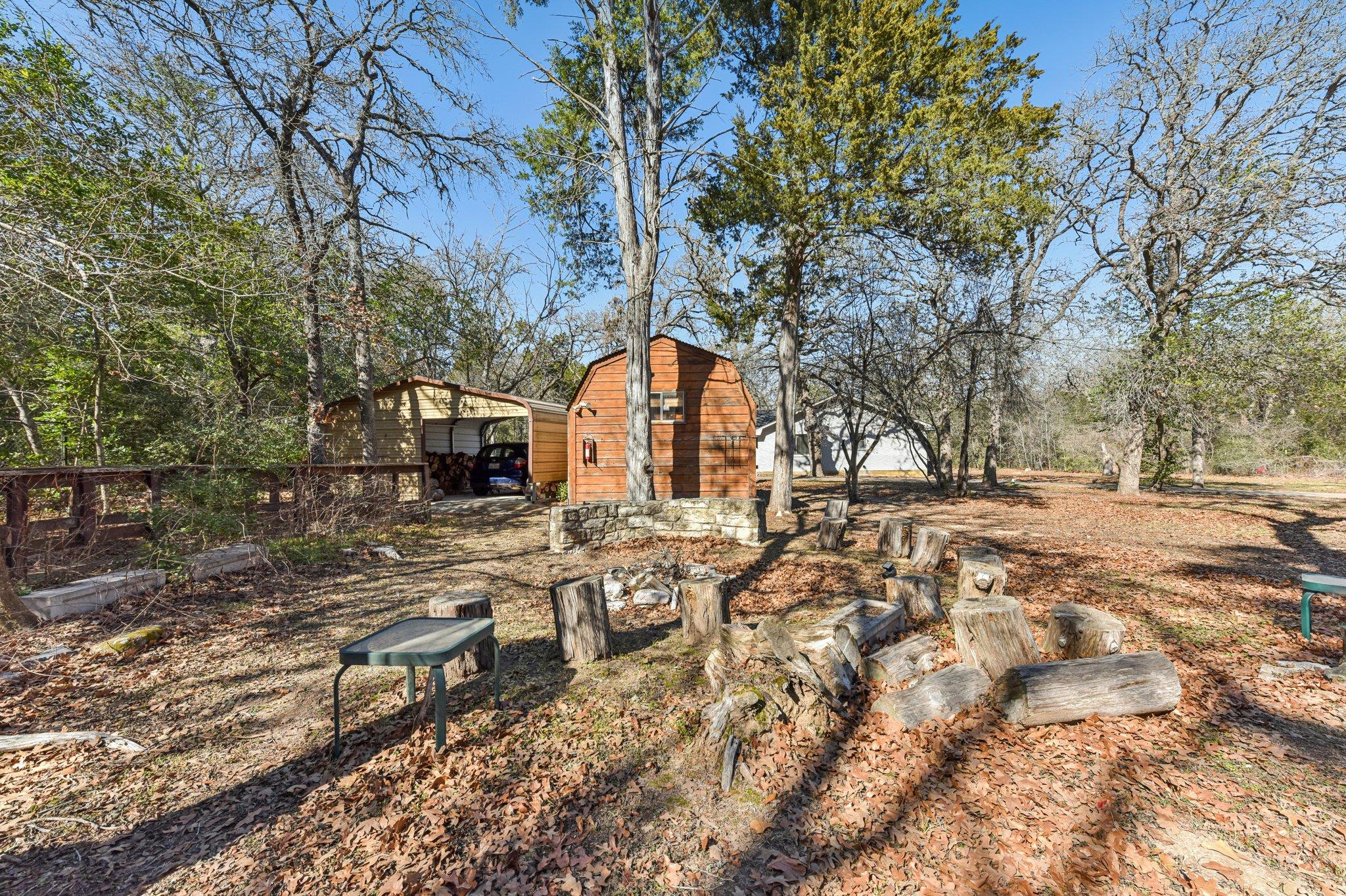 111 Post Oak Dr, Elgin, TX 78621