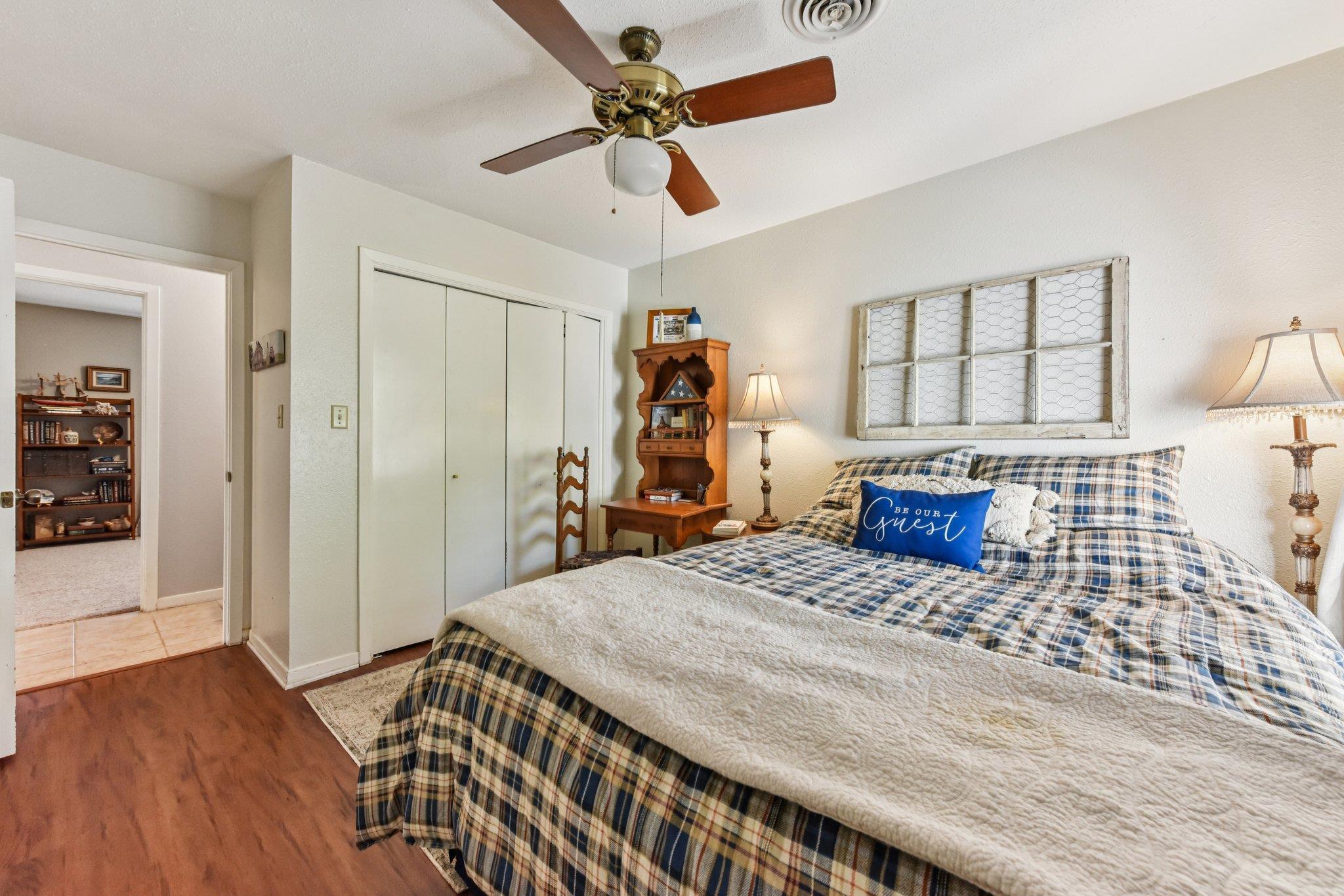 111 Post Oak Dr, Elgin, TX 78621