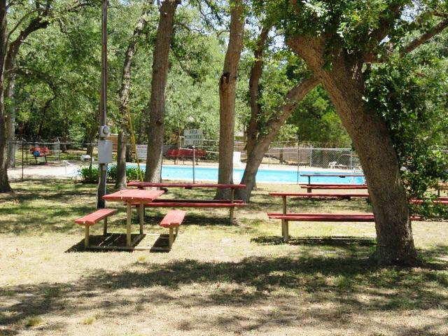 111 Post Oak Dr, Elgin, TX 78621