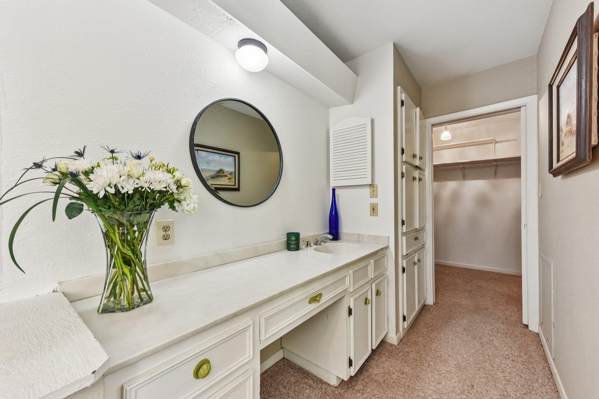 111 Post Oak Dr, Elgin, TX 78621