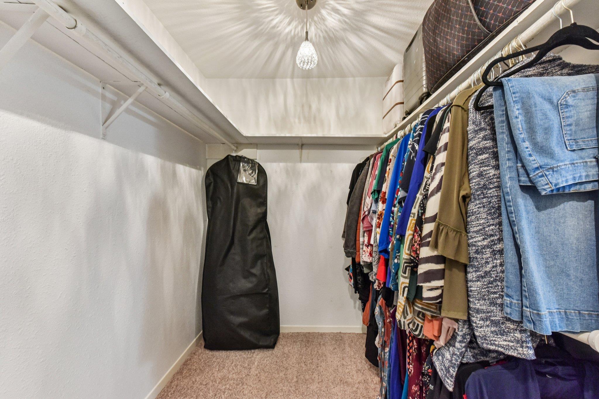 111 Post Oak Dr, Elgin, TX 78621