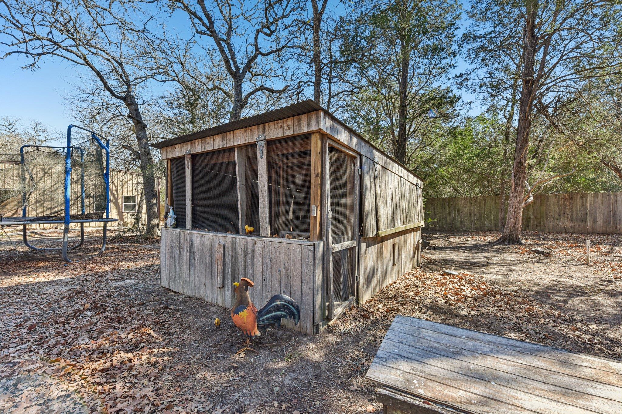 111 Post Oak Dr, Elgin, TX 78621