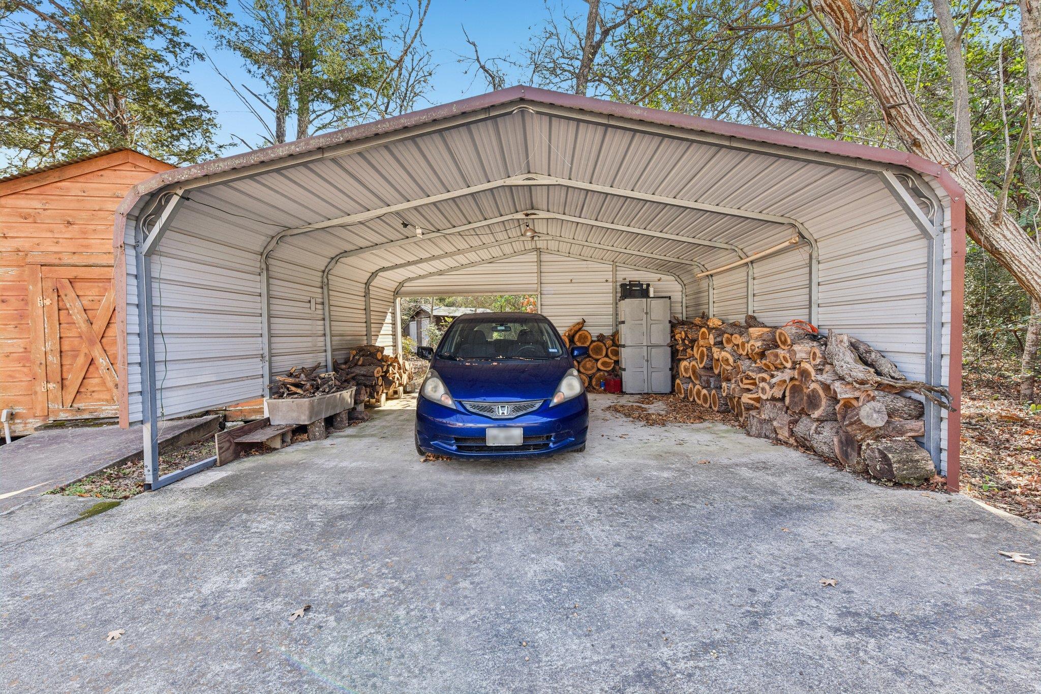 111 Post Oak Dr, Elgin, TX 78621