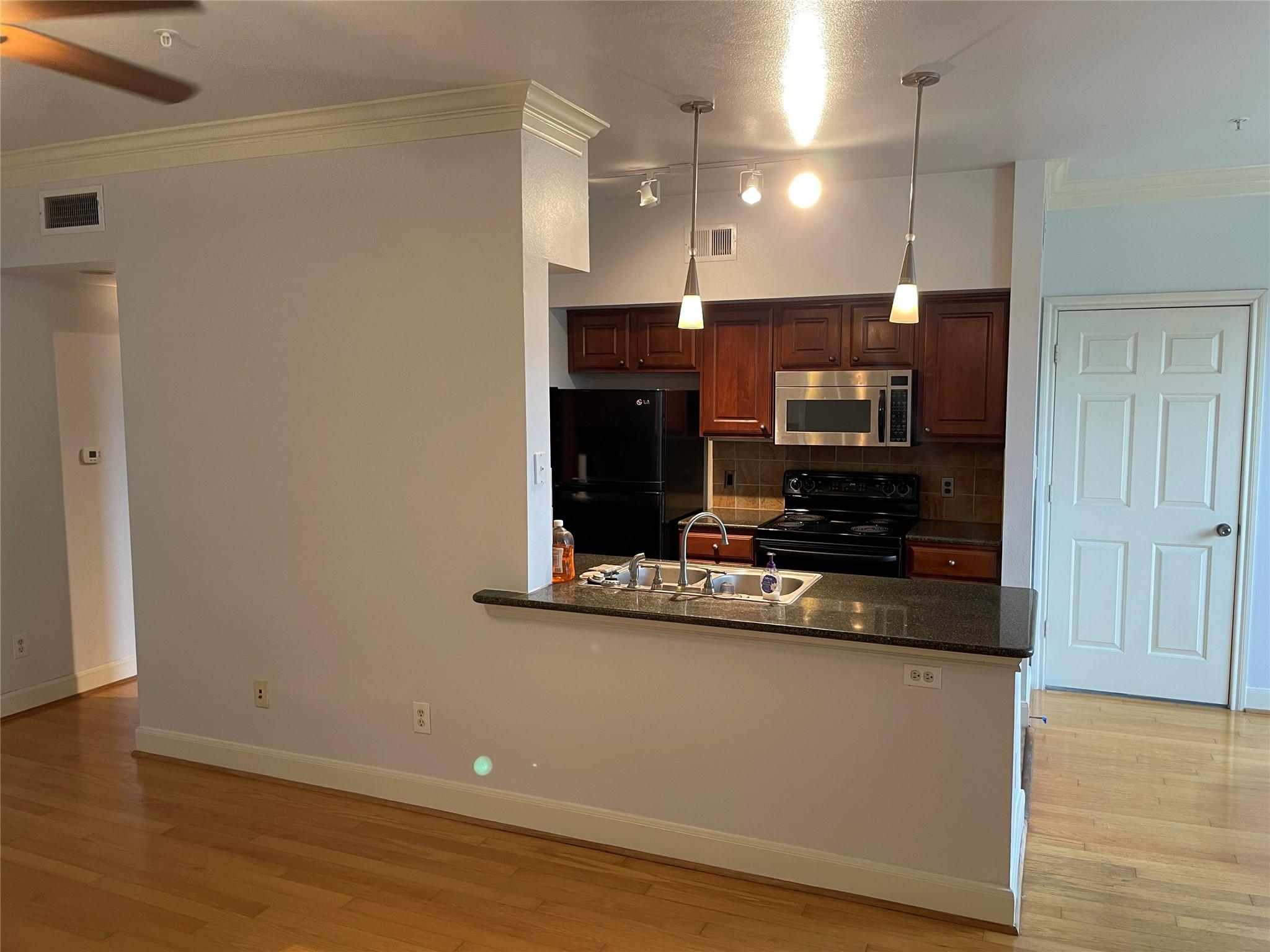 7701 Rialto Blvd # 822, Austin, TX 78735