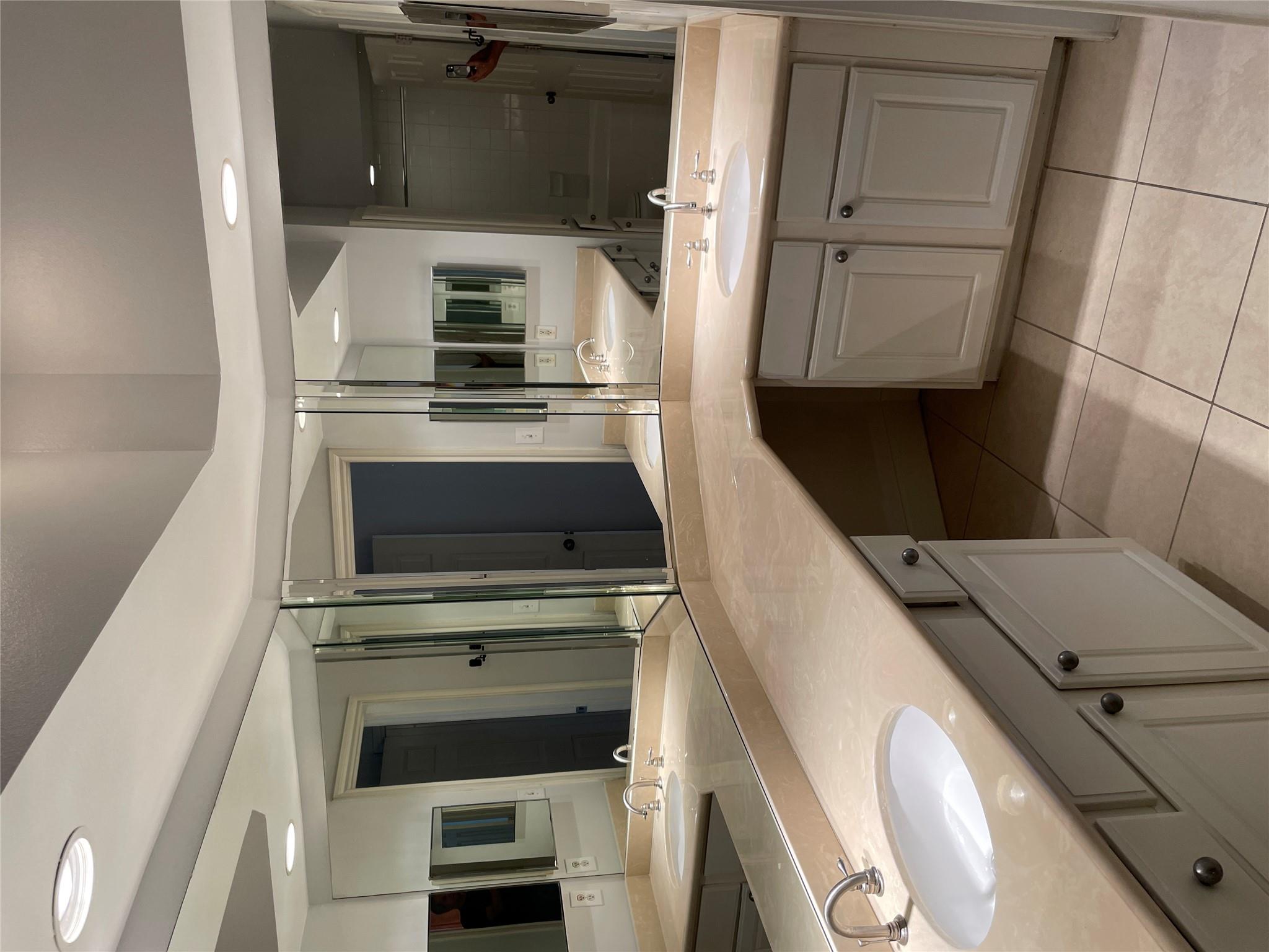 7701 Rialto Blvd # 822, Austin, TX 78735