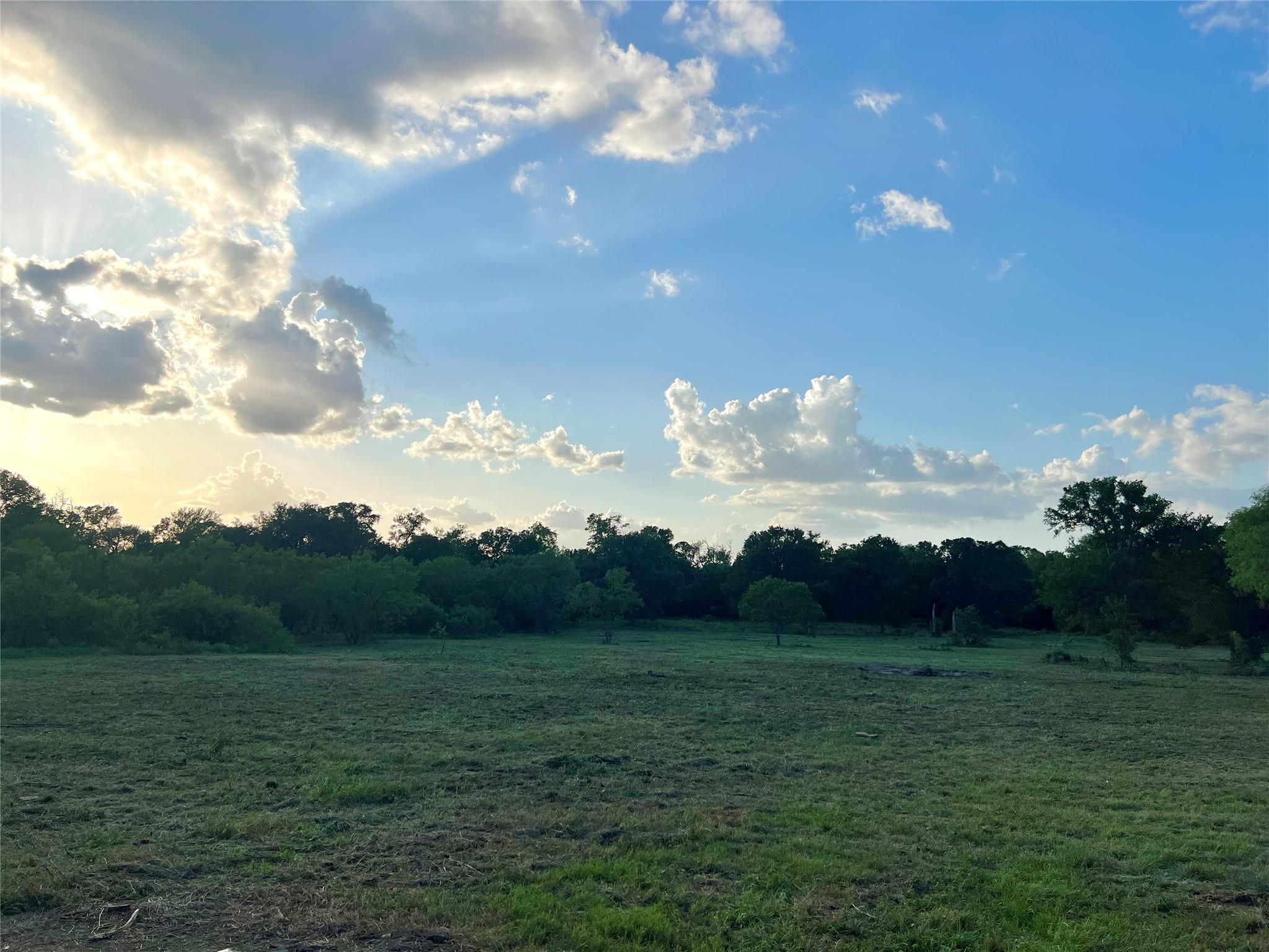 124 Valley Creek Dr, Cedar Creek, TX 78612