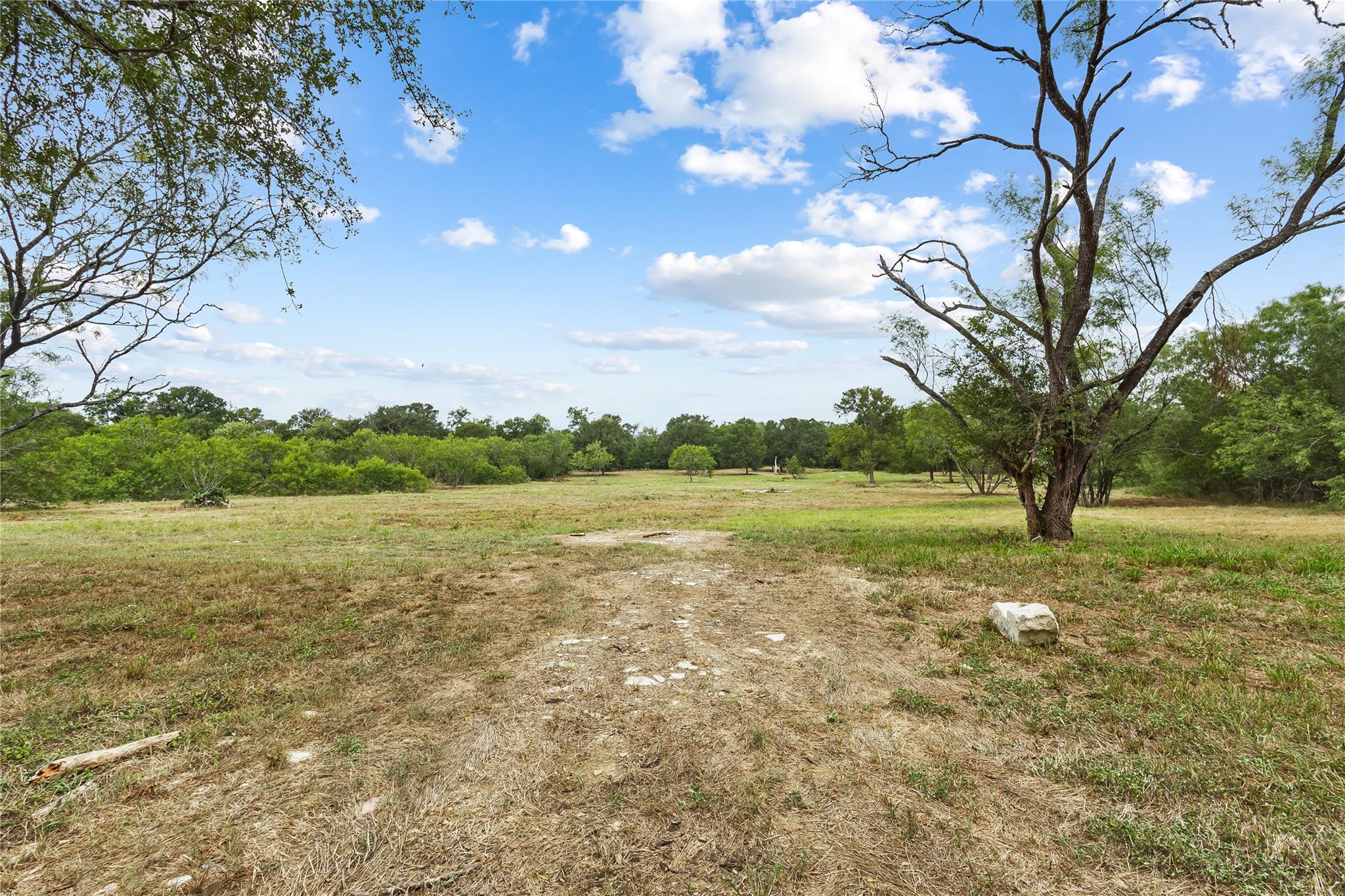 124 Valley Creek Dr, Cedar Creek, TX 78612