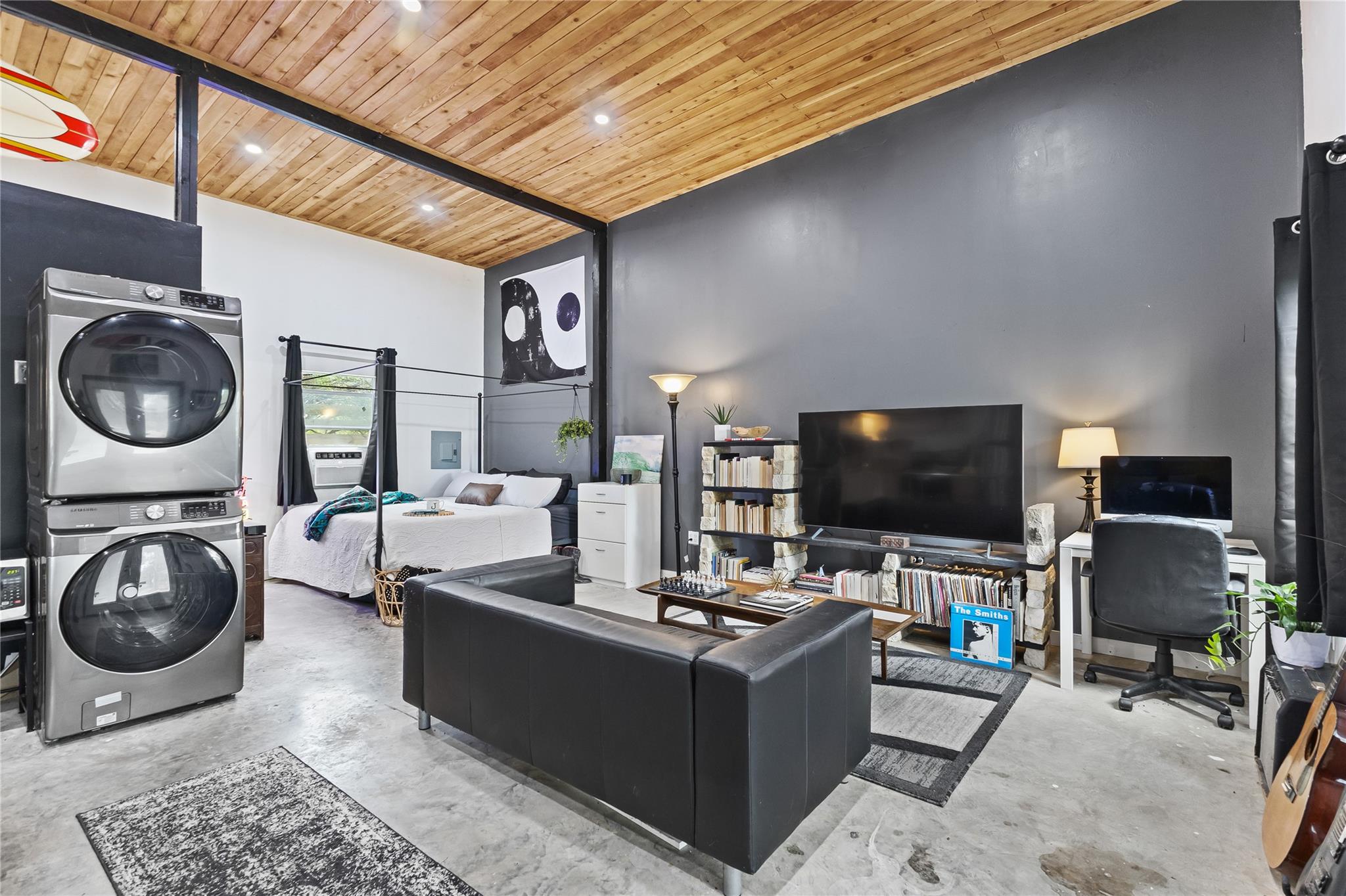 124 Valley Creek Dr, Cedar Creek, TX 78612