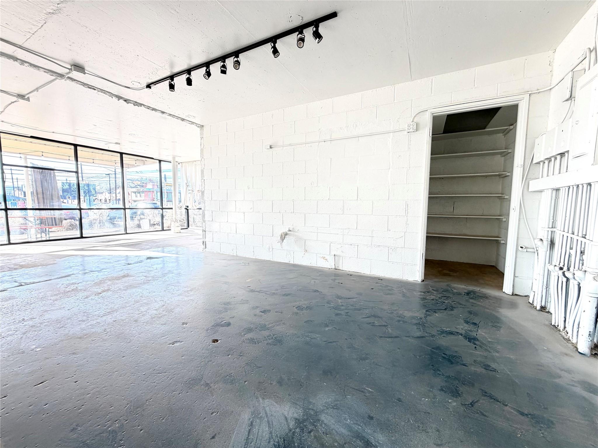 1901 E 12th St, Austin, TX 78702