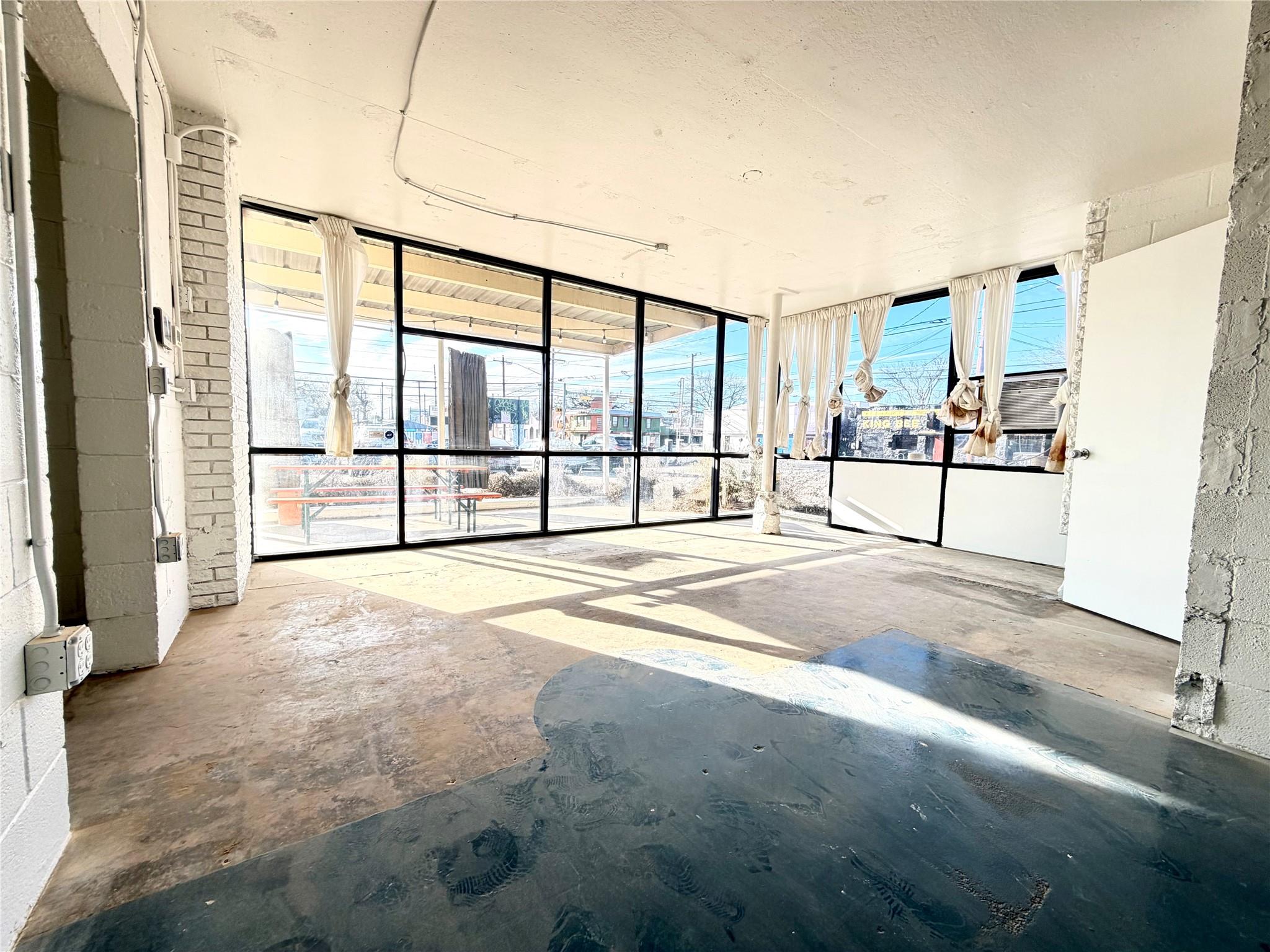 1901 E 12th St, Austin, TX 78702