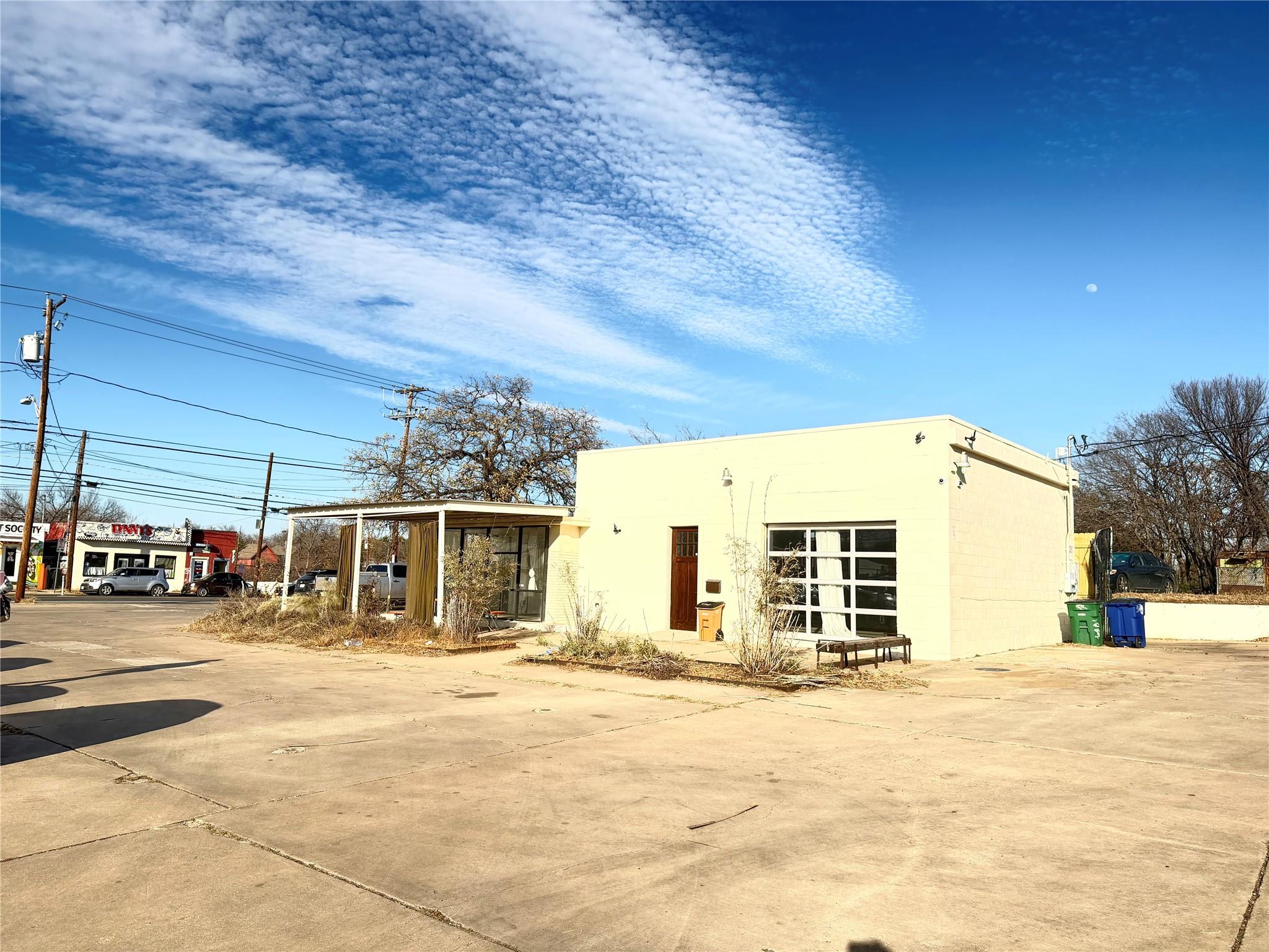 1901 E 12th St, Austin, TX 78702