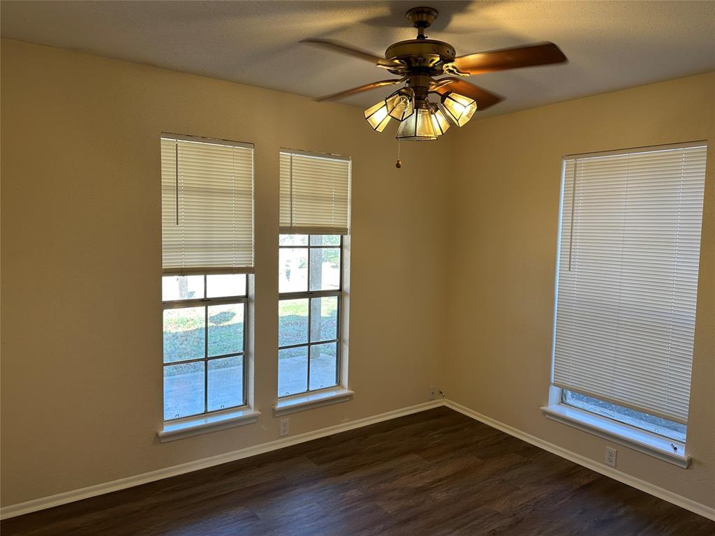 1047 Private Road 3022, Elgin, TX 78621