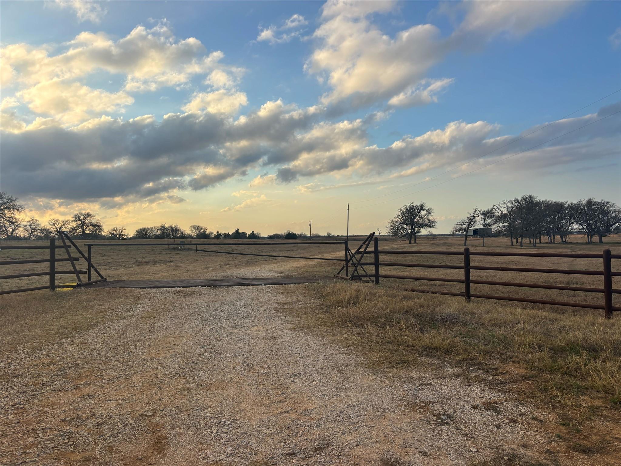 2039 County Road 326, Giddings, TX 78942
