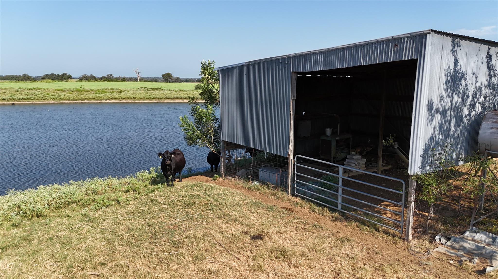 2039 County Road 326, Giddings, TX 78942