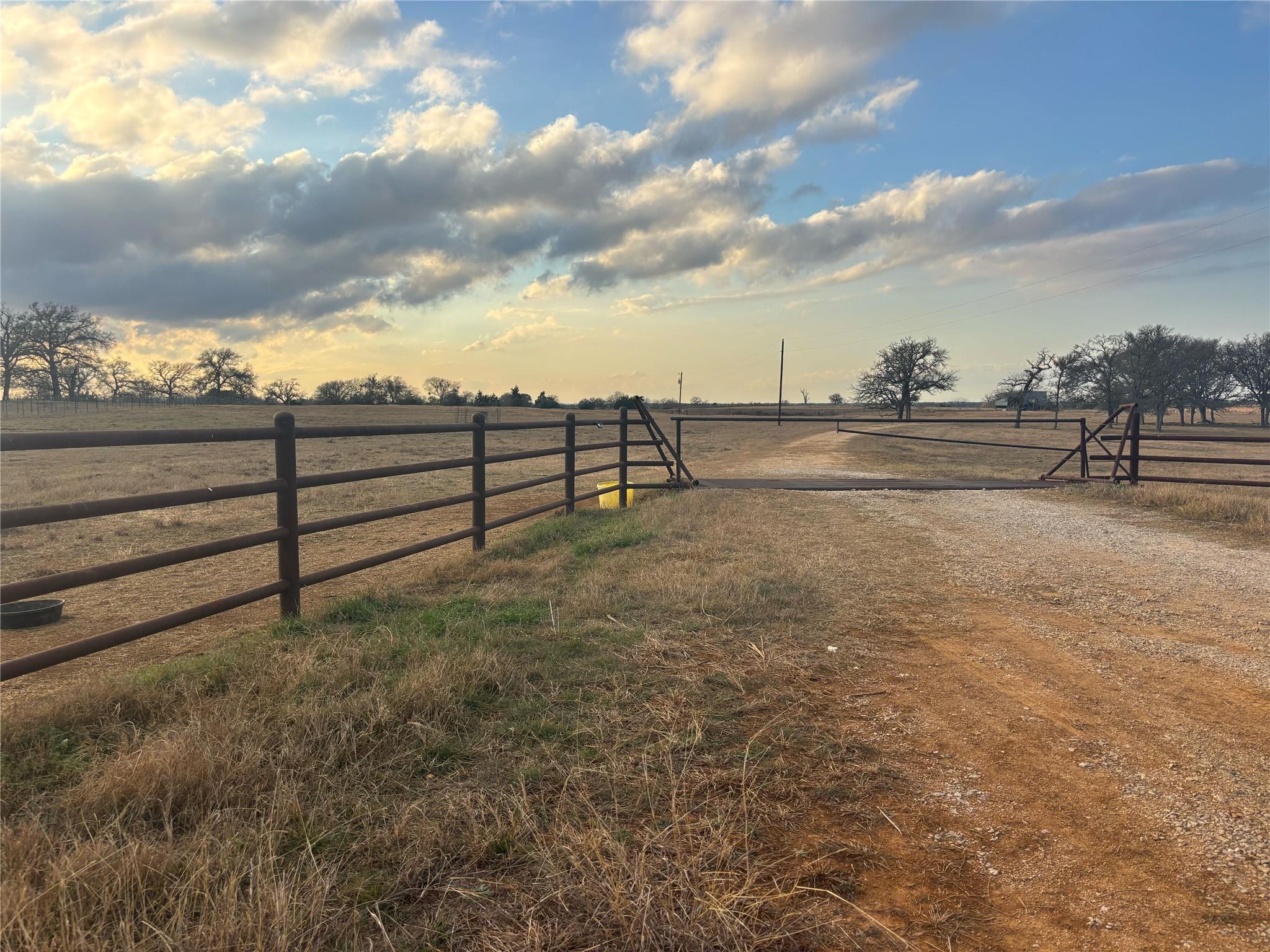 2039 County Road 326, Giddings, TX 78942