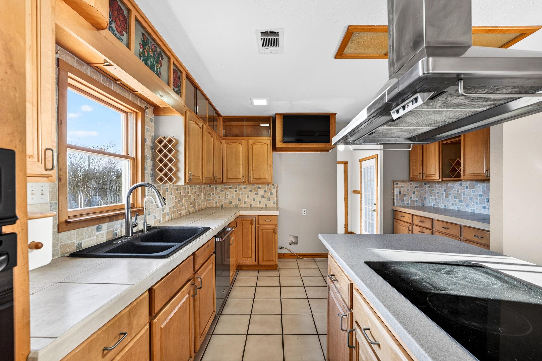 11305 SW Oaks, Austin, TX 78737