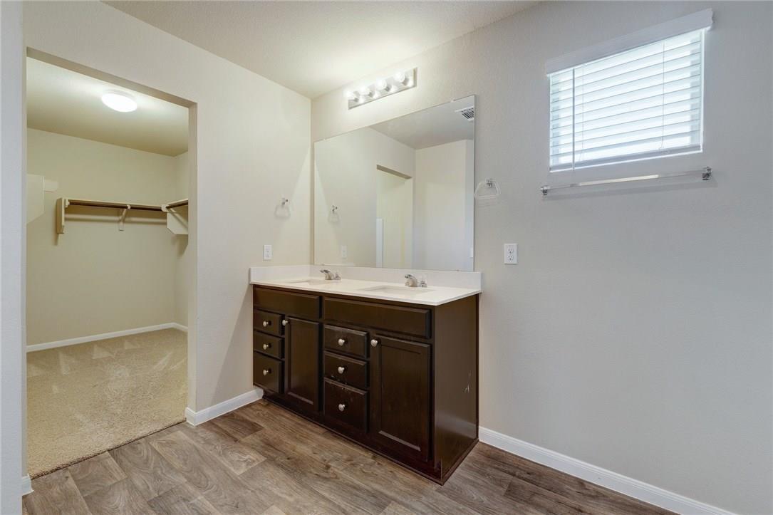 401 Cassandra Dr, Hutto, TX 78634