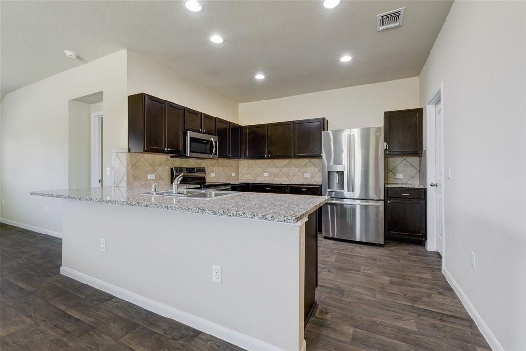 401 Cassandra Dr, Hutto, TX 78634