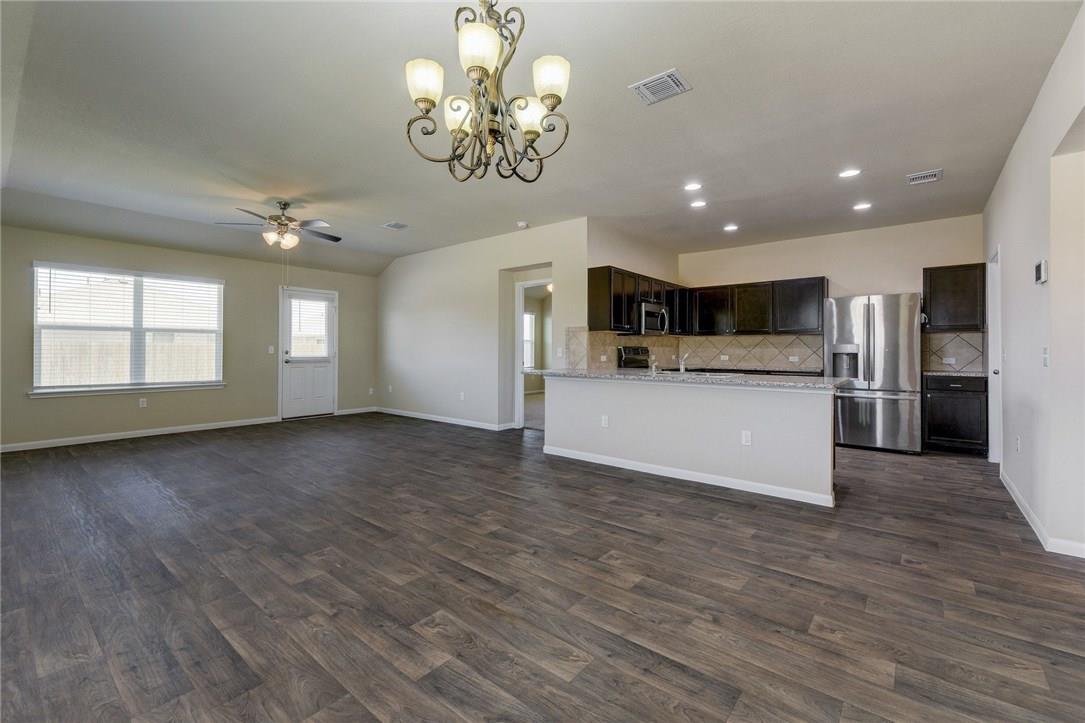 401 Cassandra Dr, Hutto, TX 78634